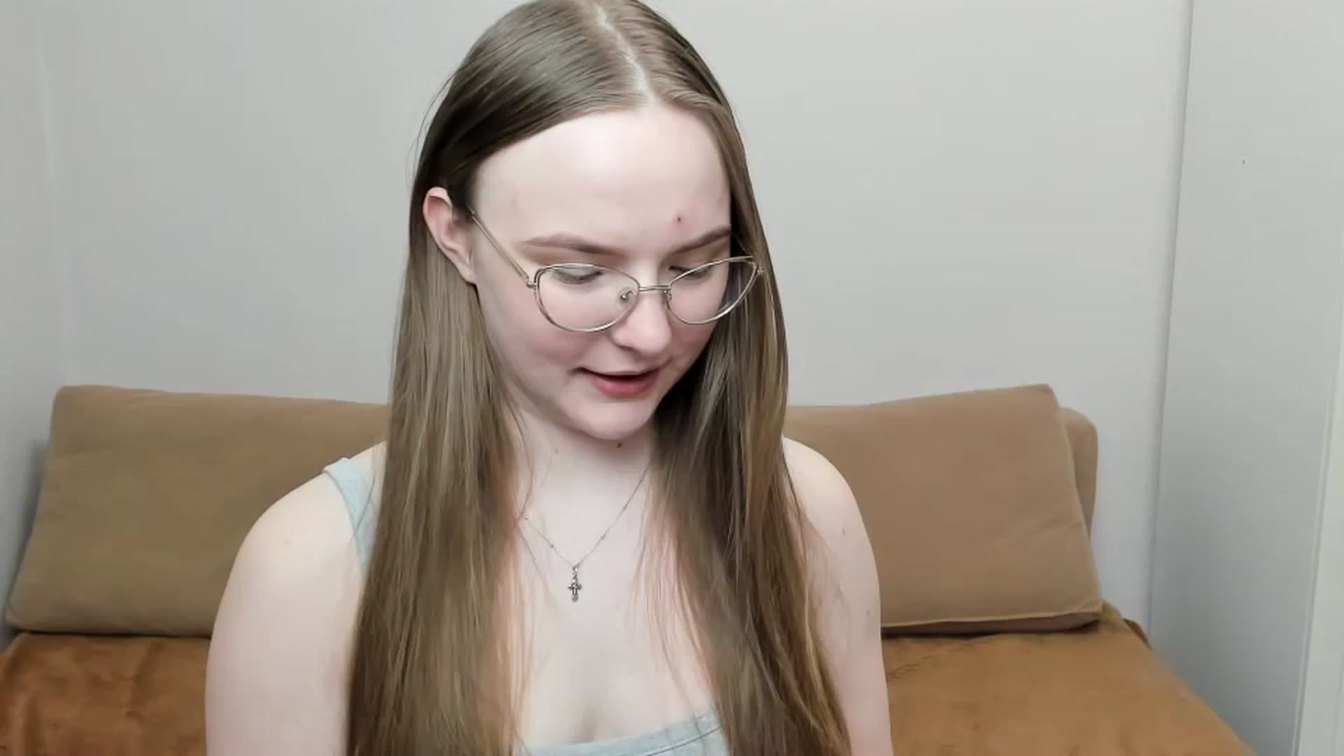 Gallery image thumbnail from Shy_Melany's myfreecams stream on, 03/27/2025, 19:18 image 17 of 20