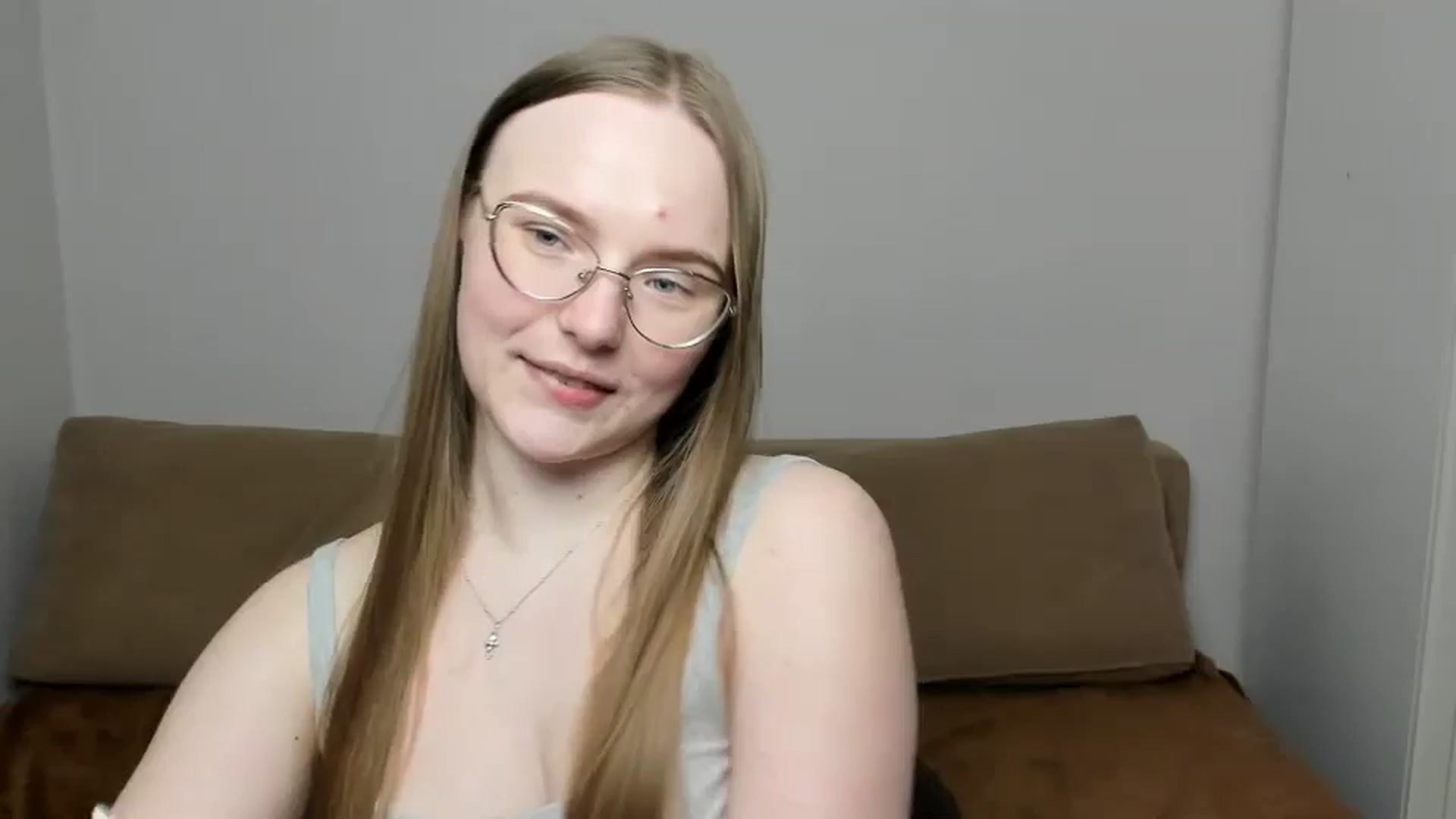 Gallery image thumbnail from Shy_Melany's myfreecams stream on, 03/27/2025, 20:34 image 9 of 20