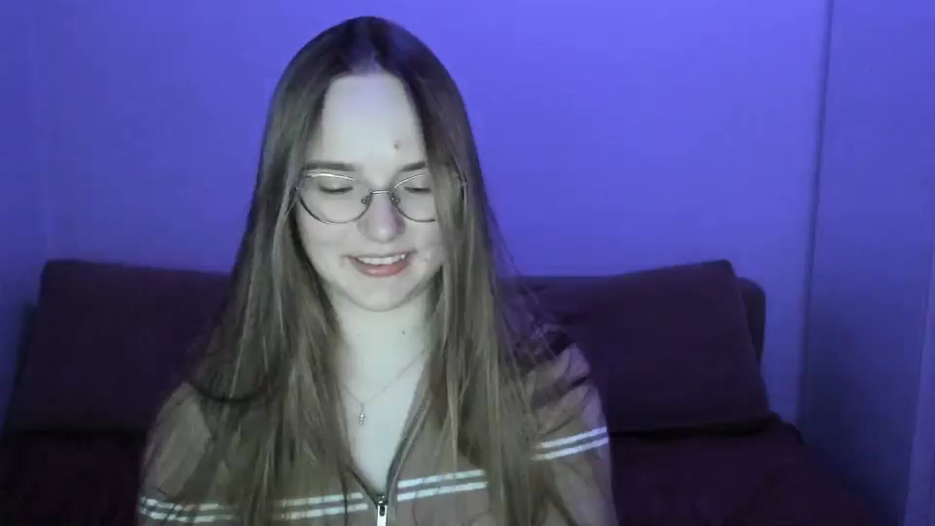 Gallery image thumbnail from Shy_Melany's myfreecams stream on, 03/28/2025, 22:32 image 17 of 20