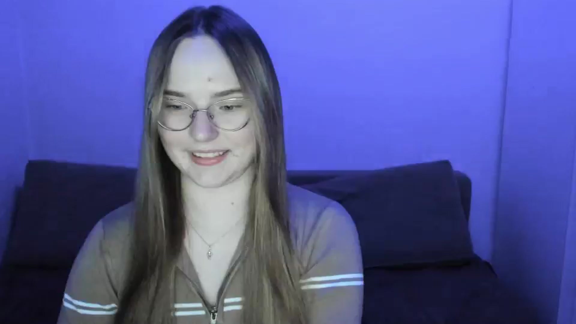 Gallery image thumbnail from Shy_Melany's myfreecams stream on, 03/28/2025, 22:32 image 12 of 20