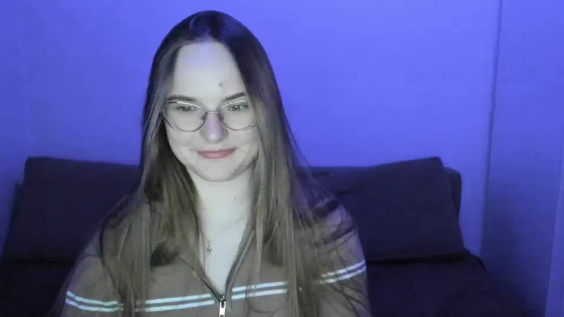 Gallery image thumbnail from Shy_Melany's myfreecams stream on, 03/28/2025, 22:32 image 16 of 20