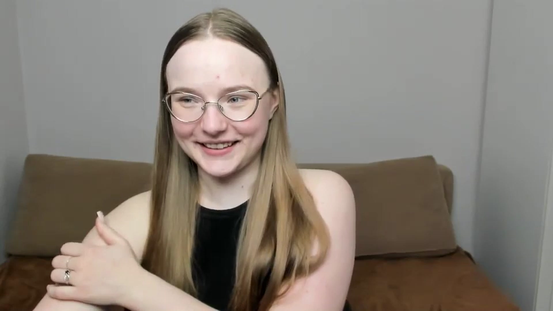 Gallery image thumbnail from Shy_Melany's myfreecams stream on, 03/30/2025, 15:24 image 3 of 20