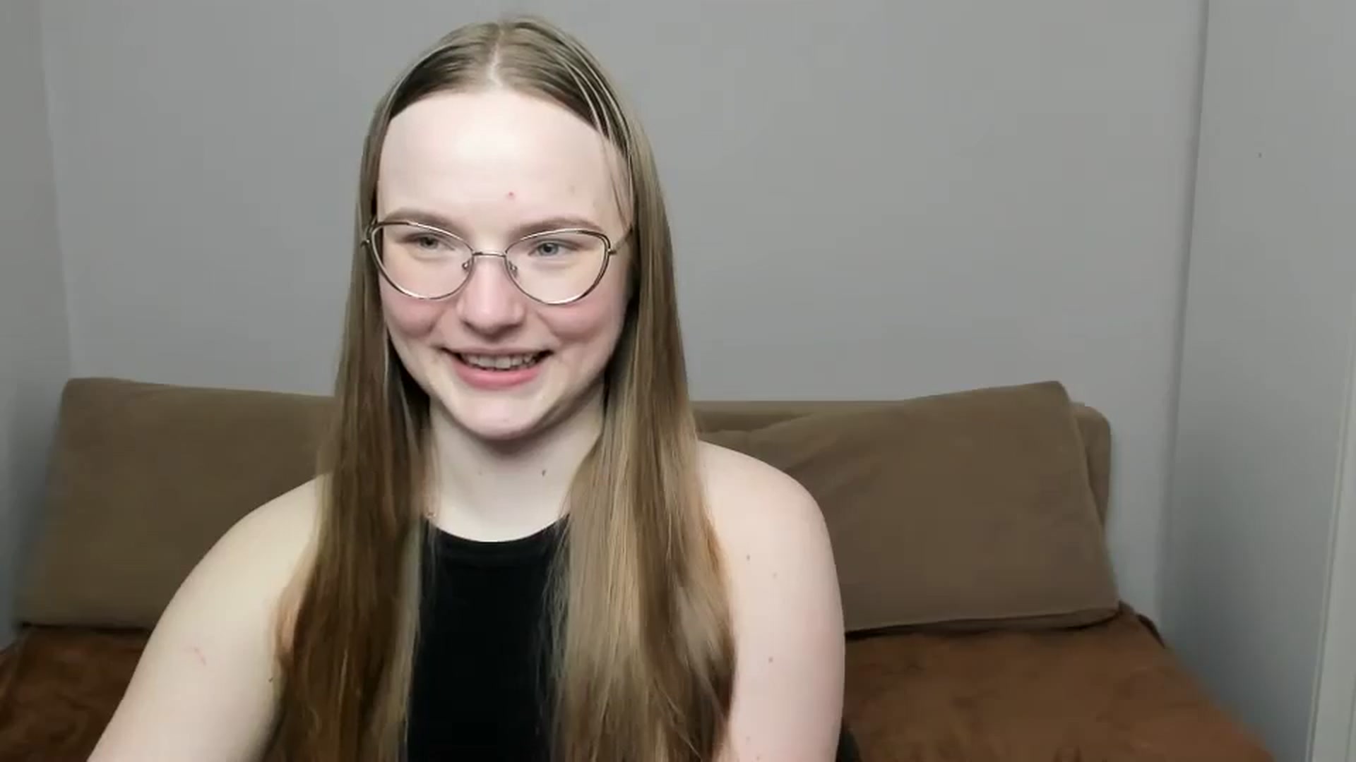 Gallery image thumbnail from Shy_Melany's myfreecams stream on, 03/30/2025, 15:24 image 7 of 20