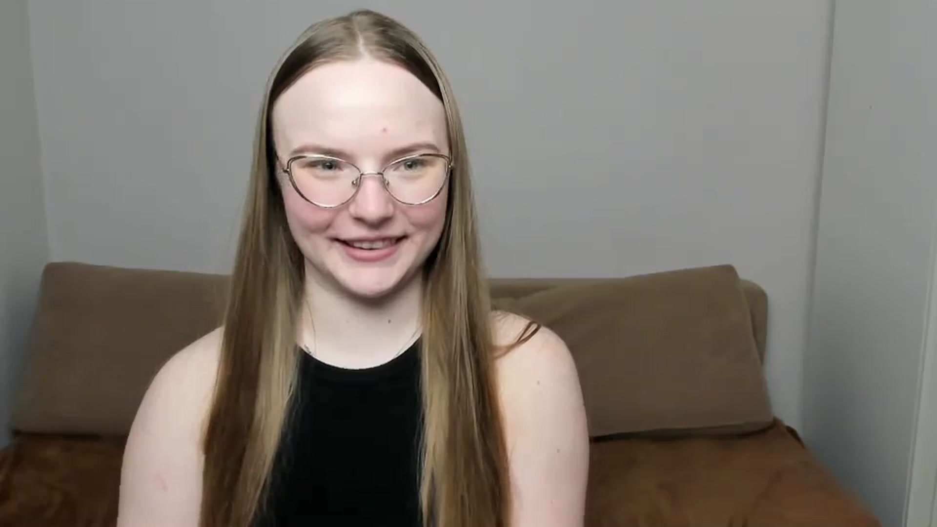 Gallery image thumbnail from Shy_Melany's myfreecams stream on, 03/30/2025, 15:24 image 15 of 20