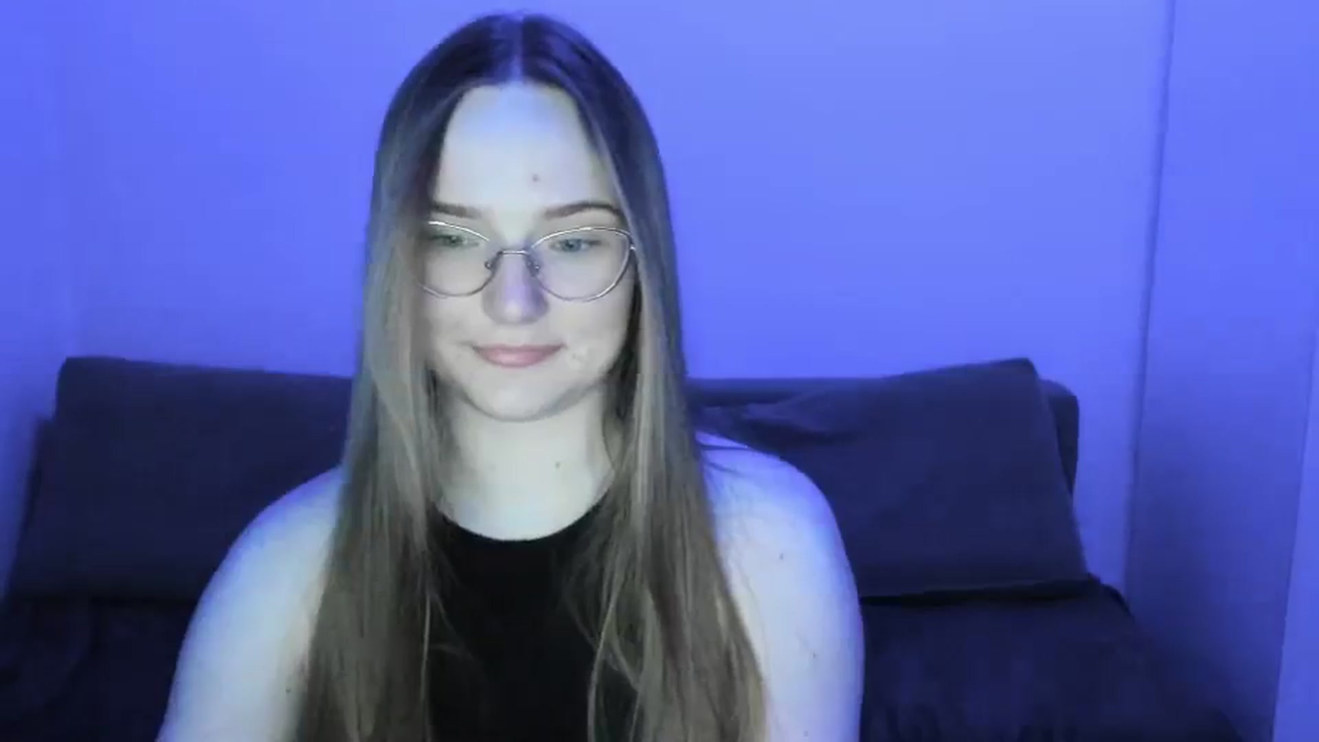Gallery image thumbnail from Shy_Melany's myfreecams stream on, 03/30/2025, 23:32 image 18 of 20