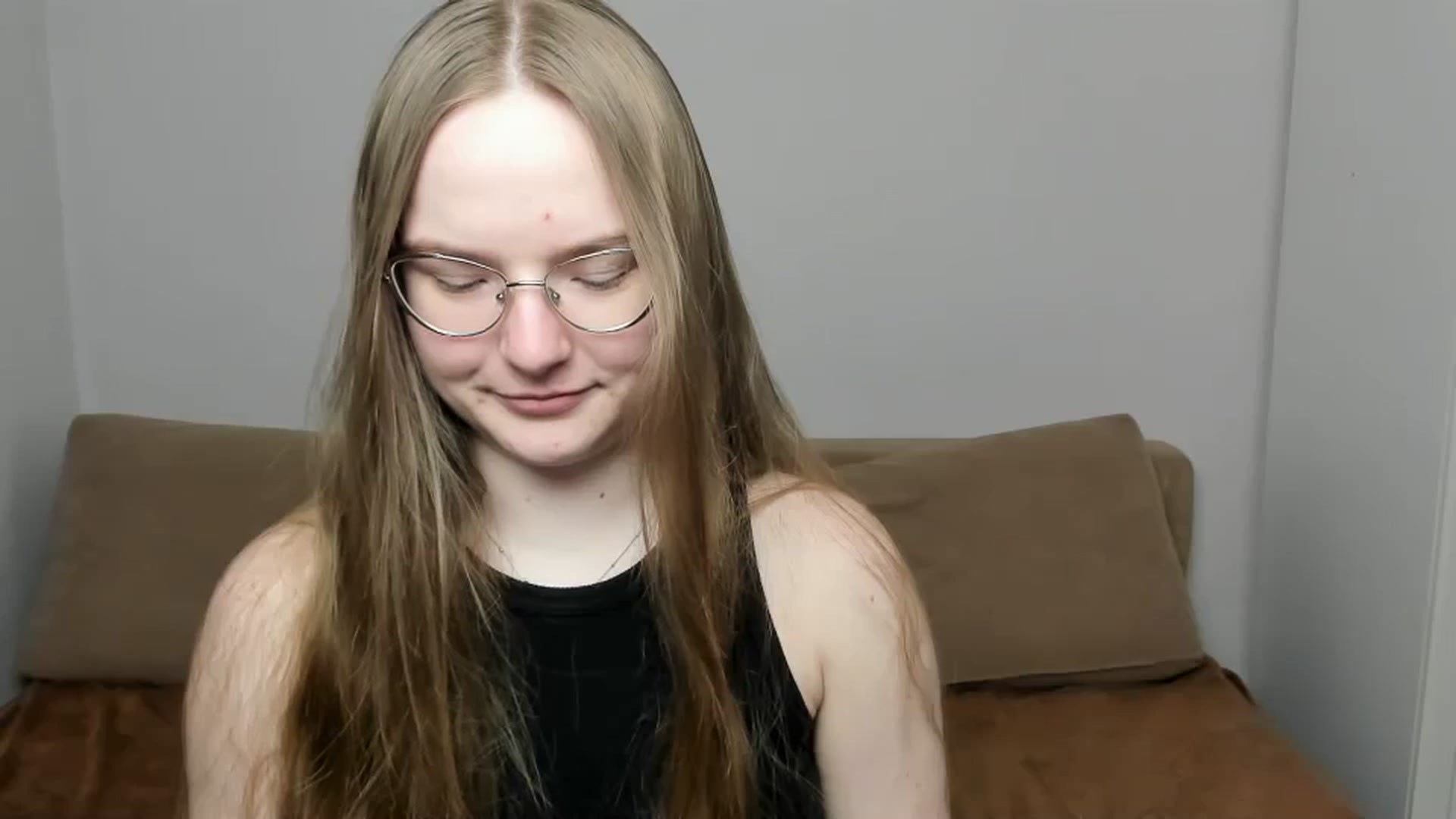 Gallery image thumbnail from Shy_Melany's myfreecams stream on, 03/31/2025, 13:00 image 14 of 20