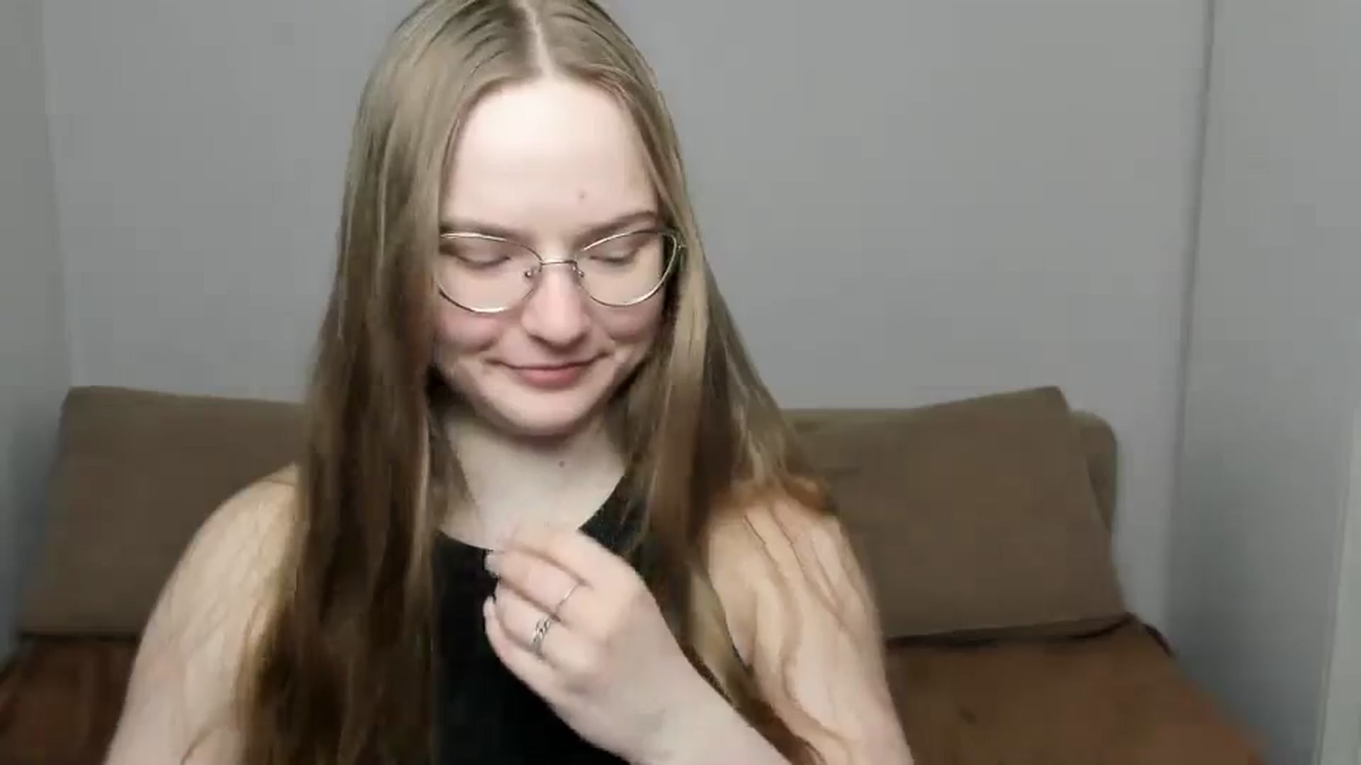Gallery image thumbnail from Shy_Melany's myfreecams stream on, 03/31/2025, 13:00 image 16 of 20