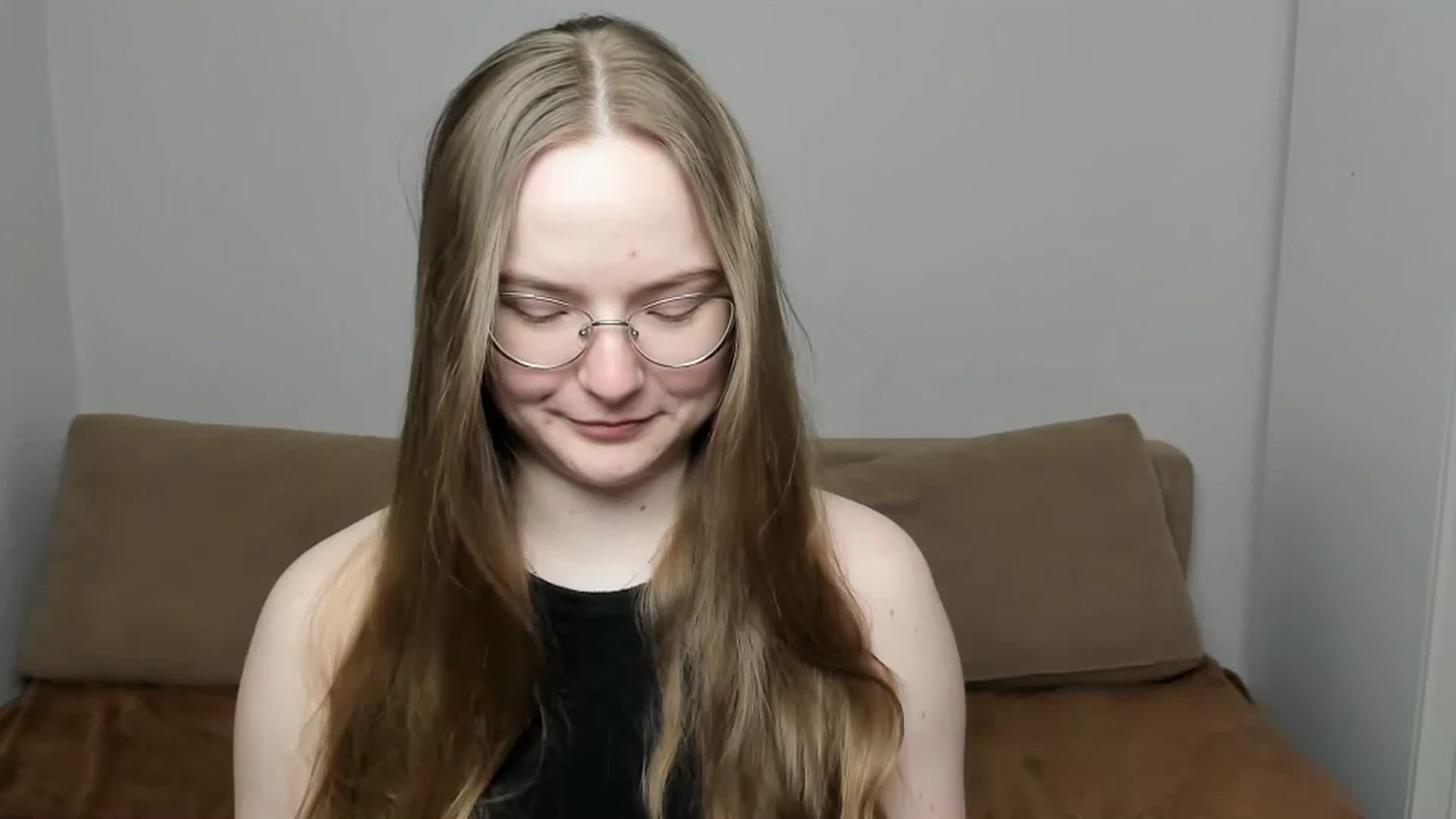 Gallery image thumbnail from Shy_Melany's myfreecams stream on, 03/31/2025, 13:00 image 6 of 20