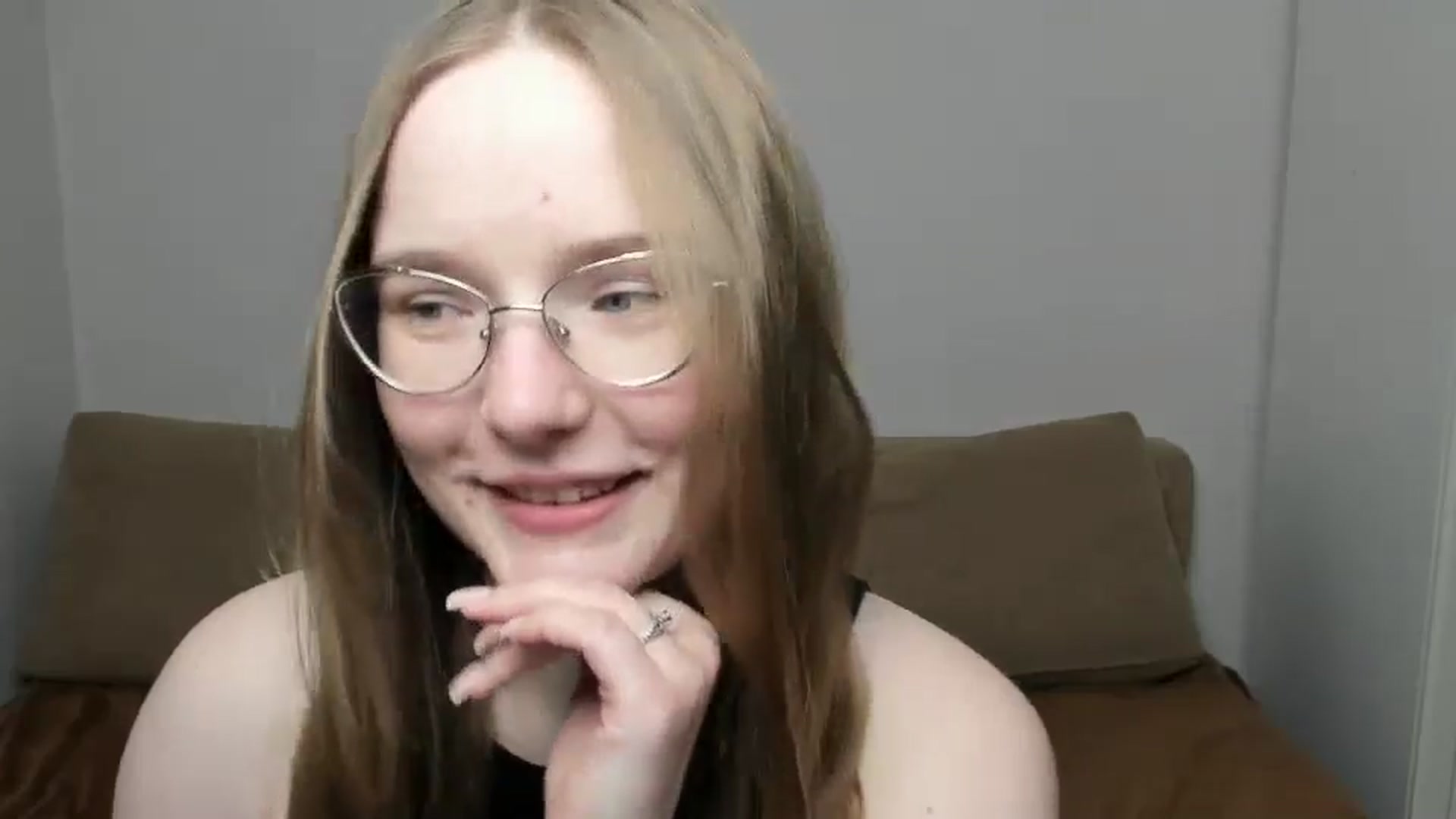 Gallery image thumbnail from Shy_Melany's myfreecams stream on, 03/31/2025, 15:32 image 9 of 20