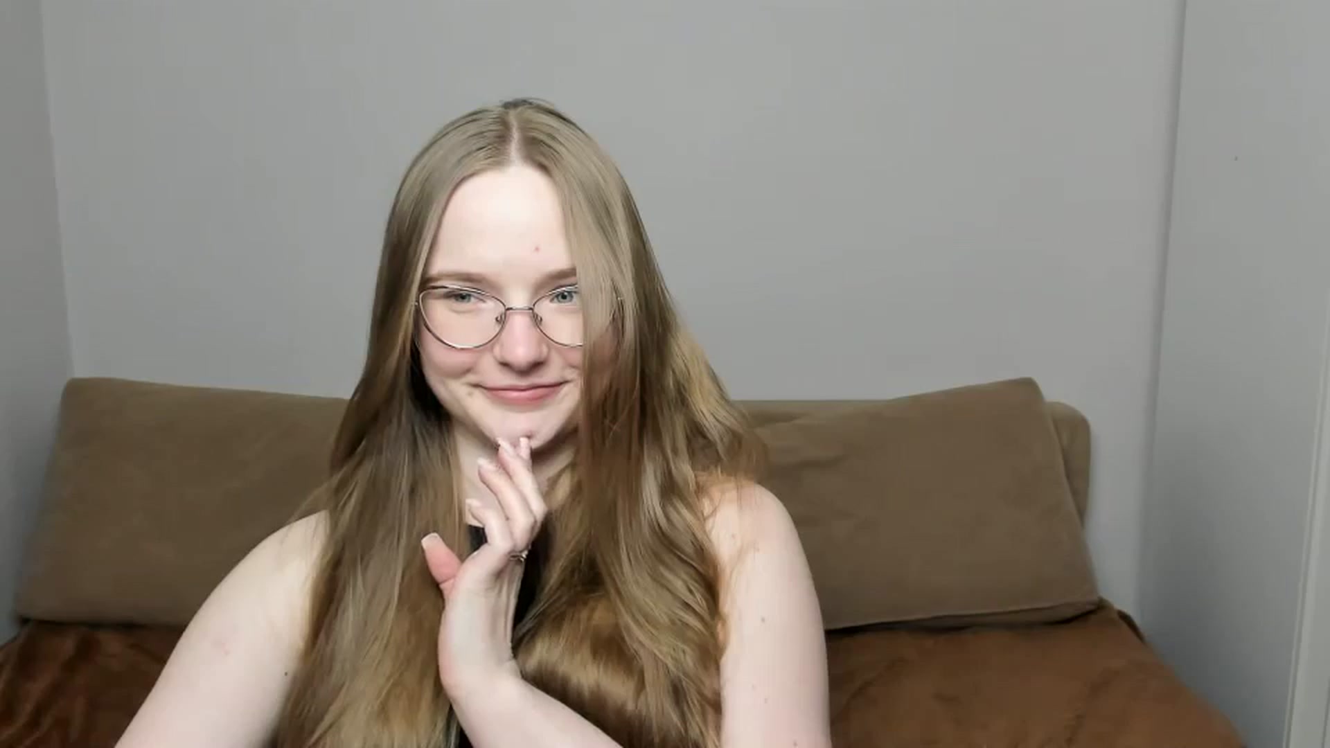 Gallery image thumbnail from Shy_Melany's myfreecams stream on, 03/31/2025, 15:32 image 15 of 20