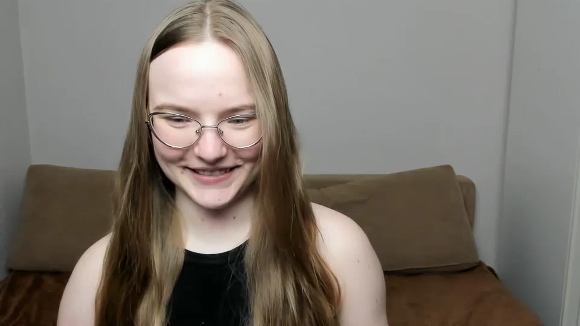 Gallery image thumbnail from Shy_Melany's myfreecams stream on, 03/31/2025, 15:32 image 12 of 20