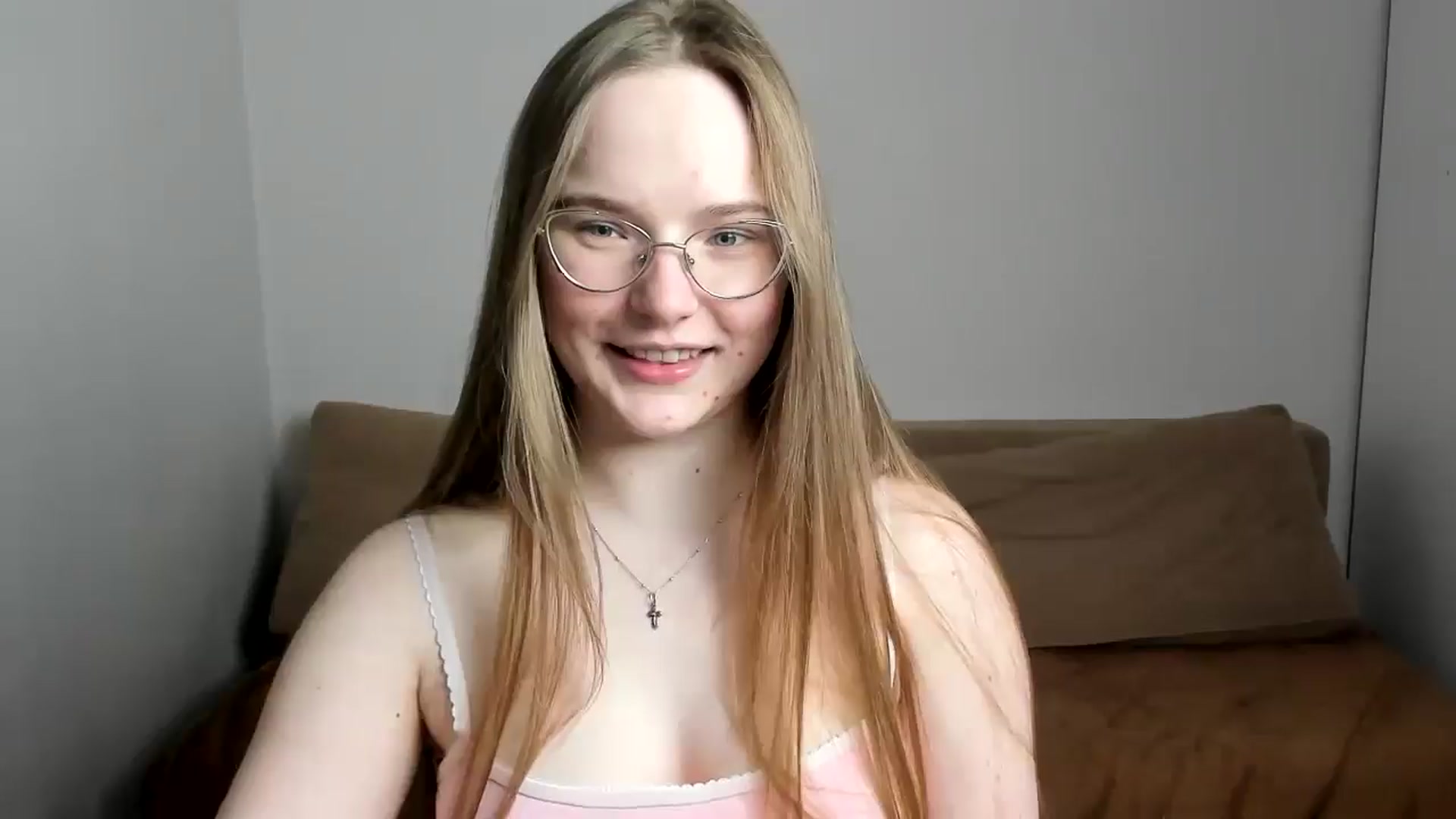 Gallery image thumbnail from Shy_Melany's myfreecams stream on, 04/05/2025, 15:47 image 16 of 20