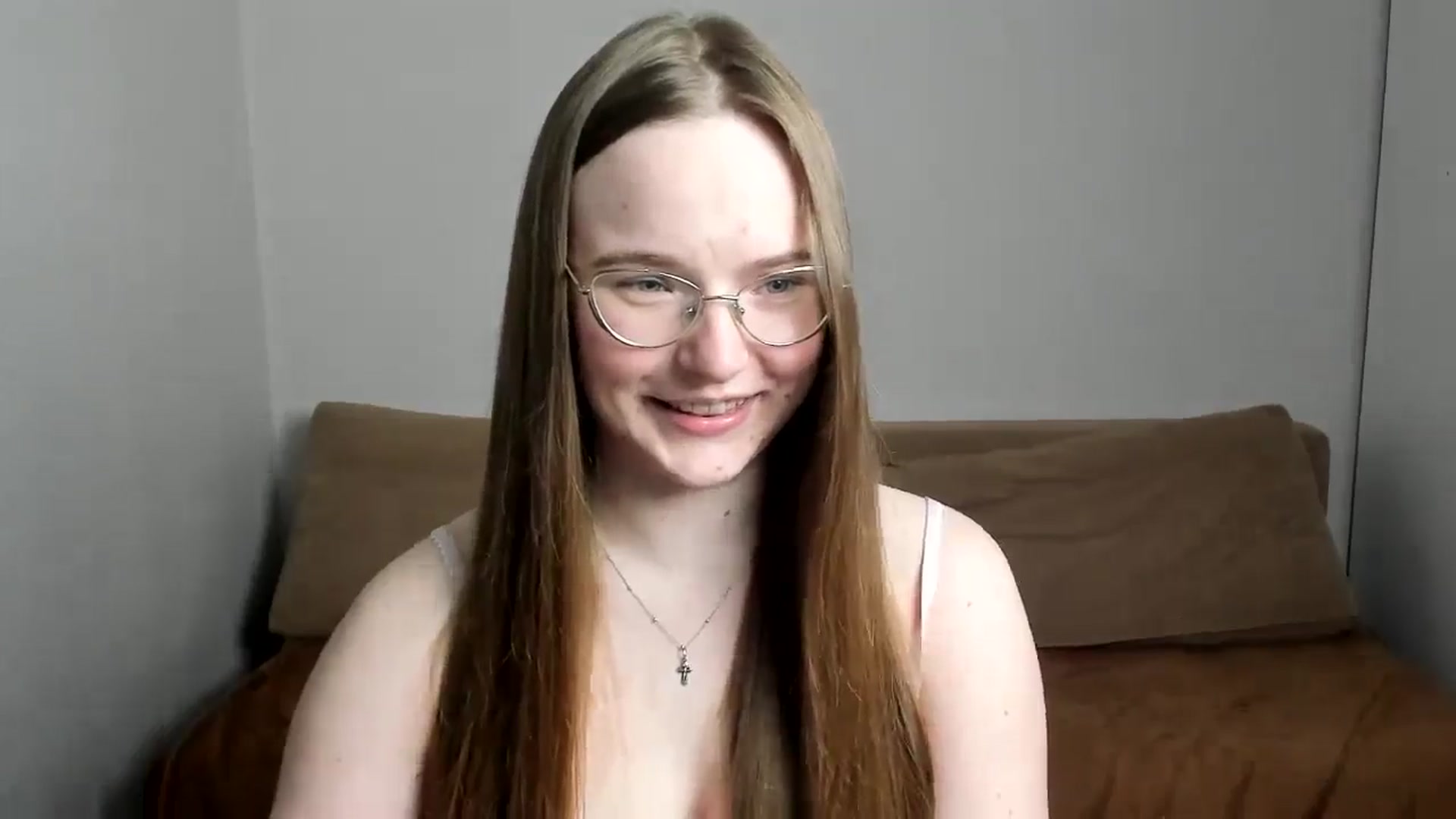 Gallery image thumbnail from Shy_Melany's myfreecams stream on, 04/05/2025, 15:47 image 6 of 20