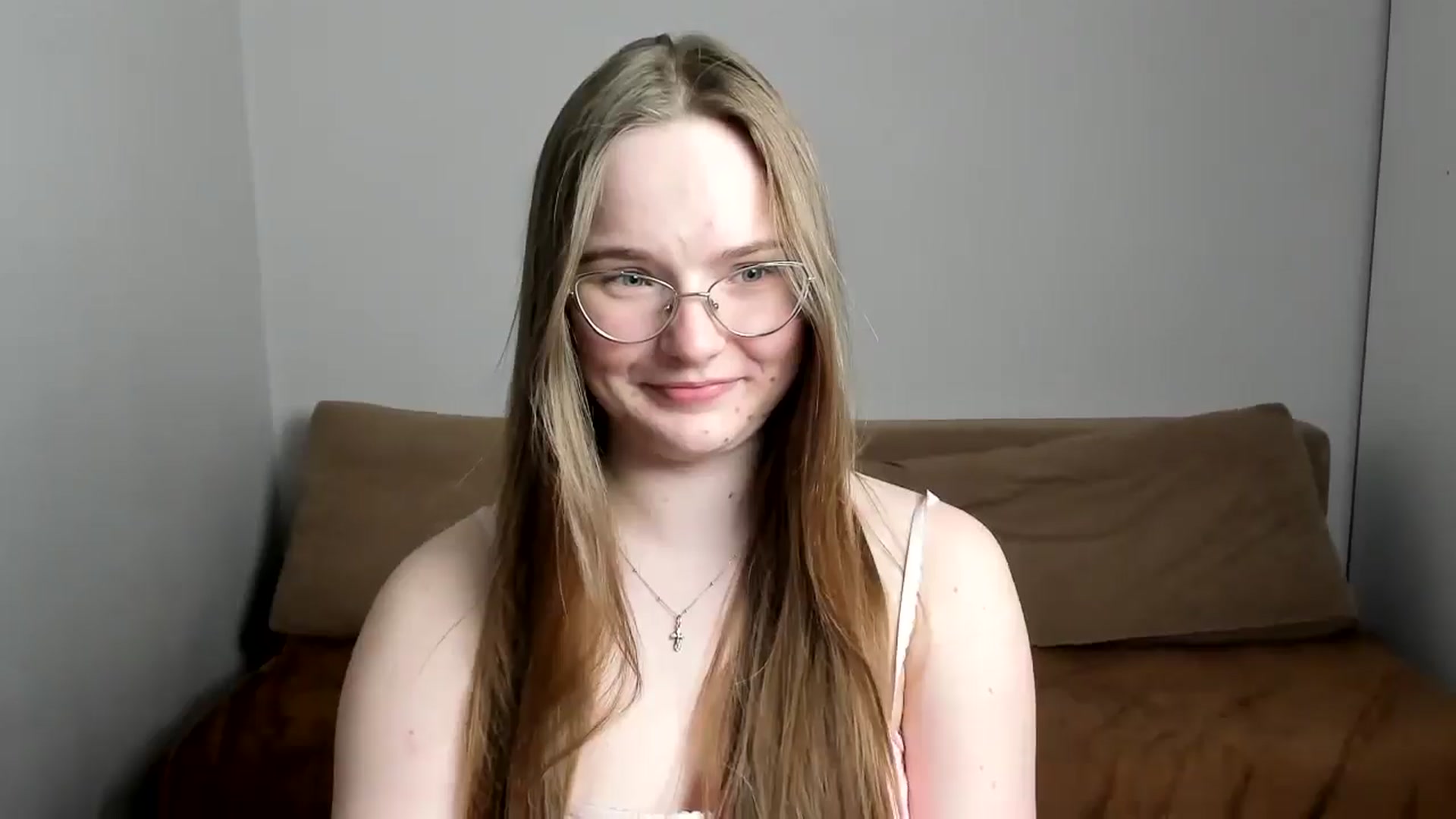 Gallery image thumbnail from Shy_Melany's myfreecams stream on, 04/05/2025, 16:29 image 14 of 20