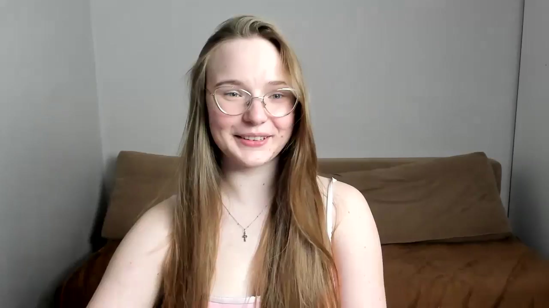 Gallery image thumbnail from Shy_Melany's myfreecams stream on, 04/05/2025, 16:29 image 15 of 20