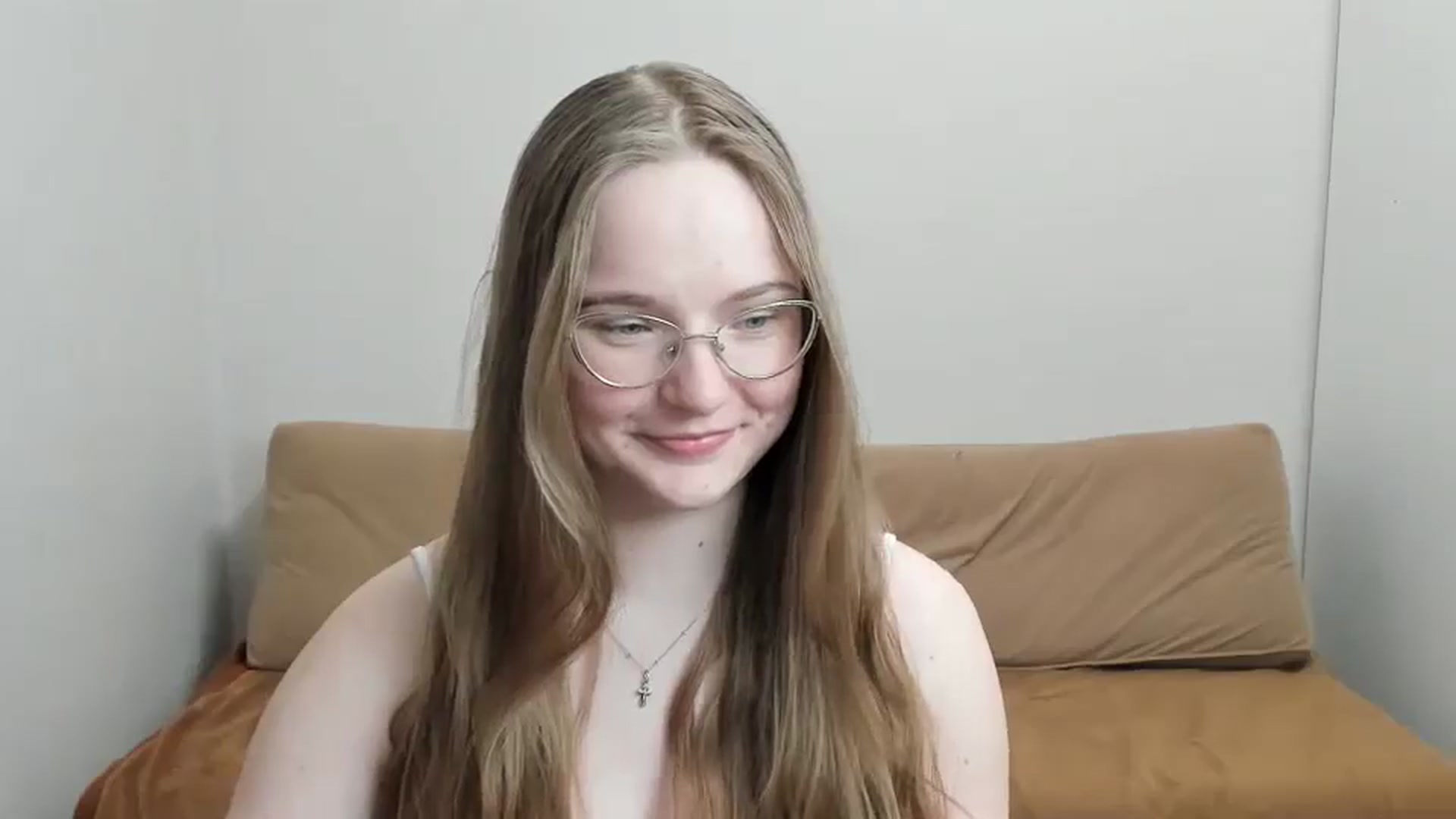 Gallery image thumbnail from Shy_Melany's myfreecams stream on, 04/10/2025, 18:21 image 14 of 20