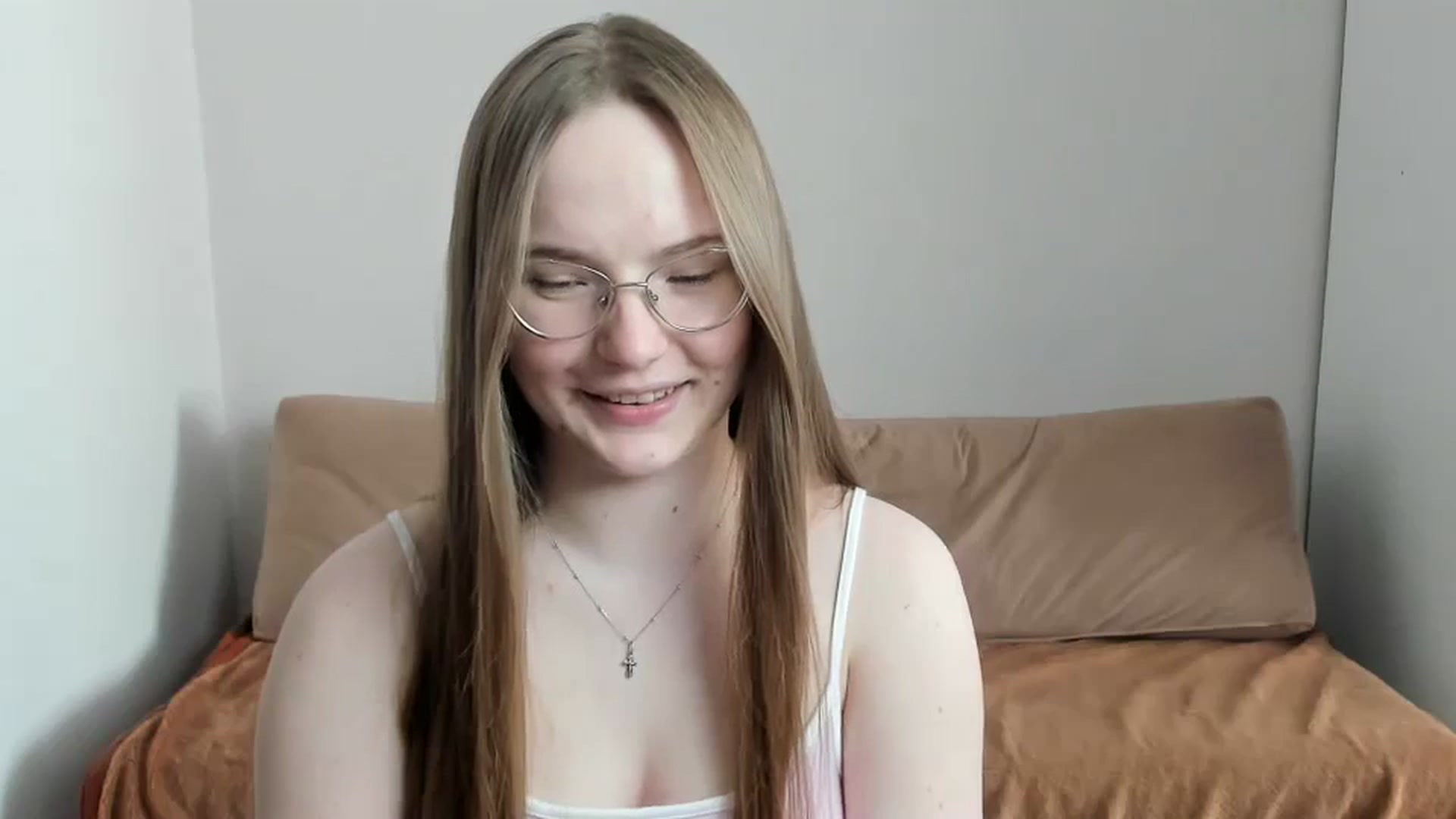 Gallery image thumbnail from Shy_Melany's myfreecams stream on, 04/11/2025, 12:54 image 14 of 20