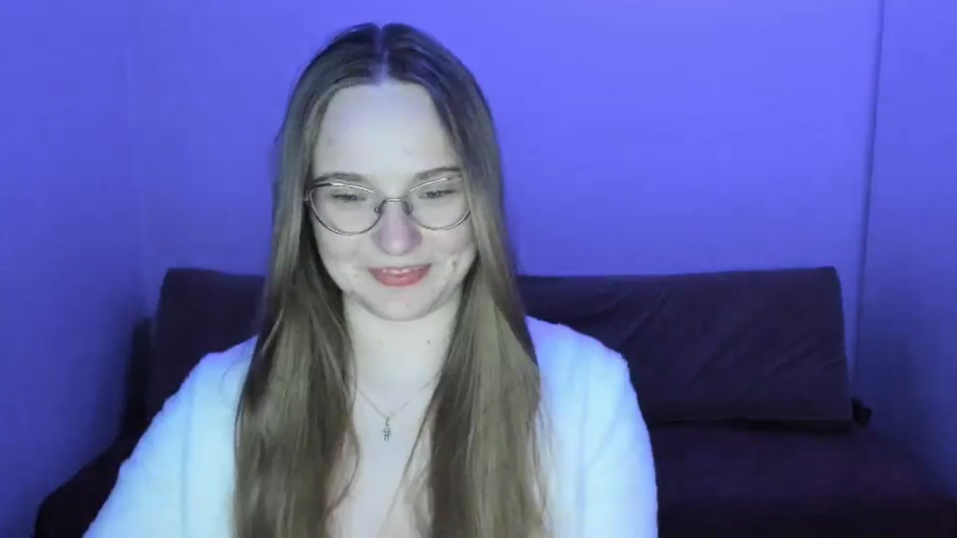 Gallery image thumbnail from Shy_Melany's myfreecams stream on, 04/12/2025, 20:27 image 16 of 20