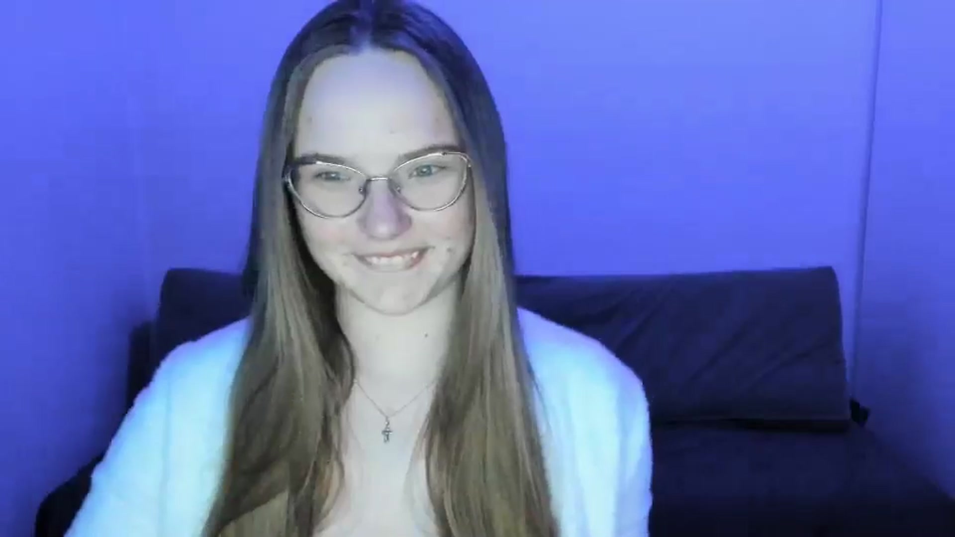 Gallery image thumbnail from Shy_Melany's myfreecams stream on, 04/12/2025, 20:27 image 6 of 20