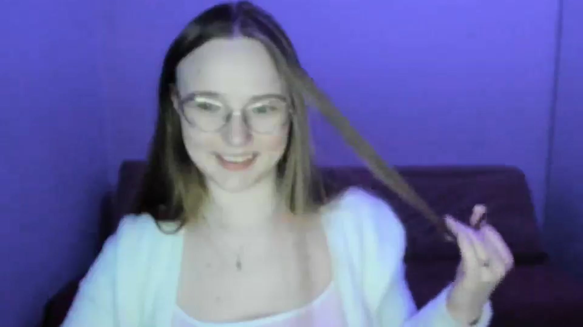 Gallery image thumbnail from Shy_Melany's myfreecams stream on, 04/14/2025, 19:24 image 16 of 20