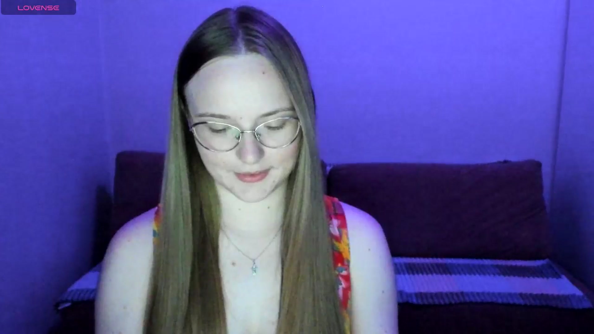 Gallery image thumbnail from Shy_Melany's myfreecams stream on, 05/28/2025, 19:08 image 11 of 20