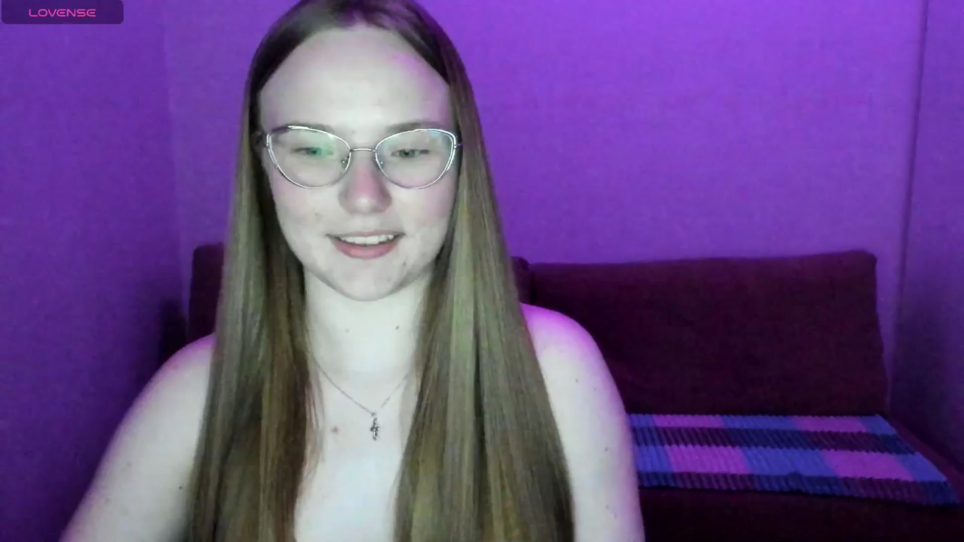 Gallery image thumbnail from Shy_Melany's myfreecams stream on, 05/31/2025, 22:05 image 16 of 20