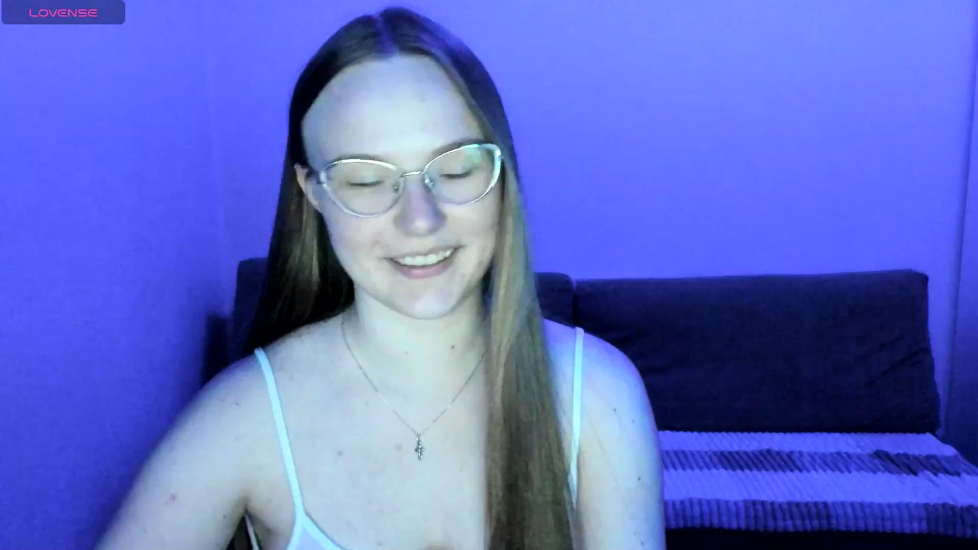 Gallery image thumbnail from Shy_Melany's myfreecams stream on, 06/13/2025, 19:35 image 16 of 20