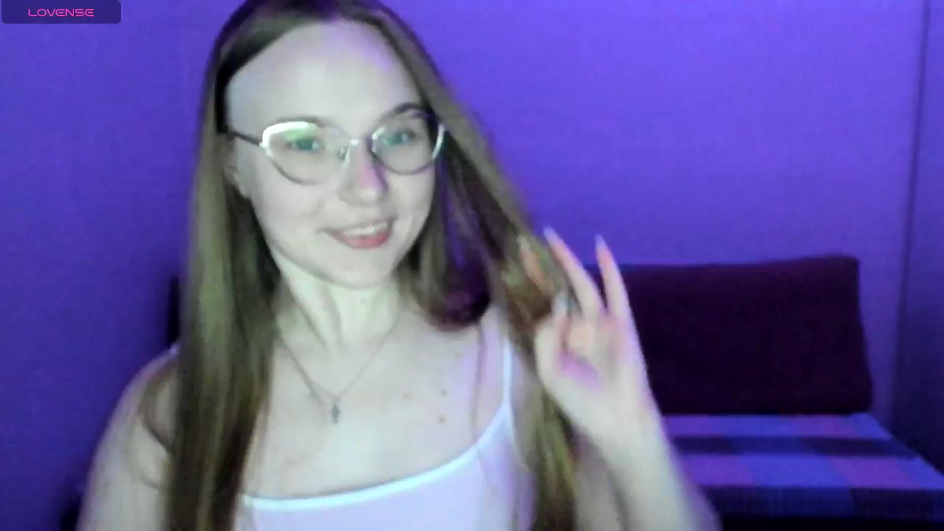 Gallery image thumbnail from Shy_Melany's myfreecams stream on, 06/20/2025, 19:49 image 18 of 20
