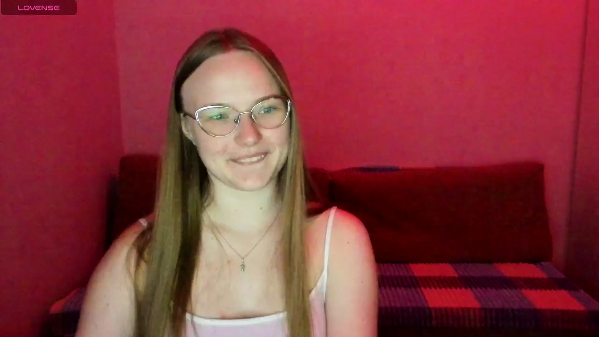 Gallery image thumbnail from Shy_Melany's myfreecams stream on, 06/20/2025, 19:49 image 15 of 20