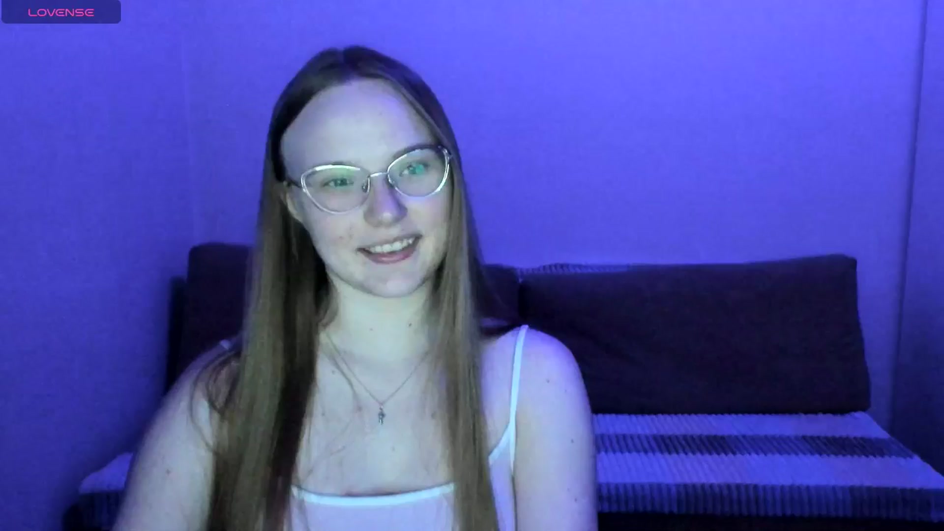 Gallery image thumbnail from Shy_Melany's myfreecams stream on, 06/20/2025, 19:49 image 16 of 20