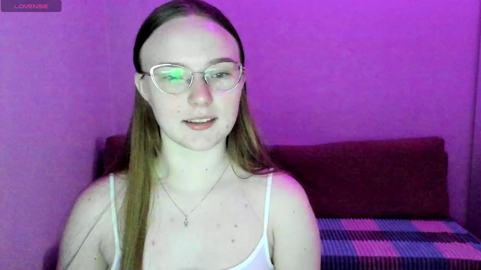 Gallery image thumbnail from Shy_Melany's myfreecams stream on, 06/30/2025, 19:03 image 5 of 20