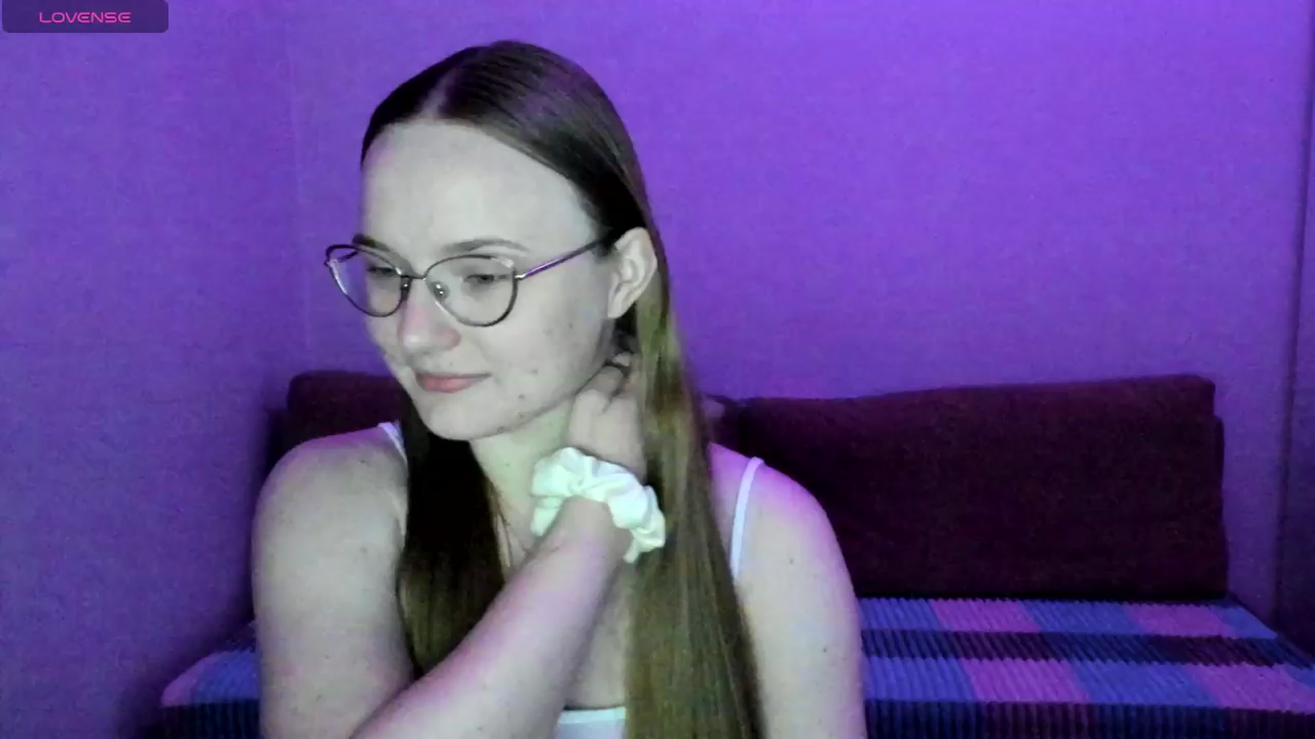Gallery image thumbnail from Shy_Melany's myfreecams stream on, 06/30/2025, 19:03 image 9 of 20