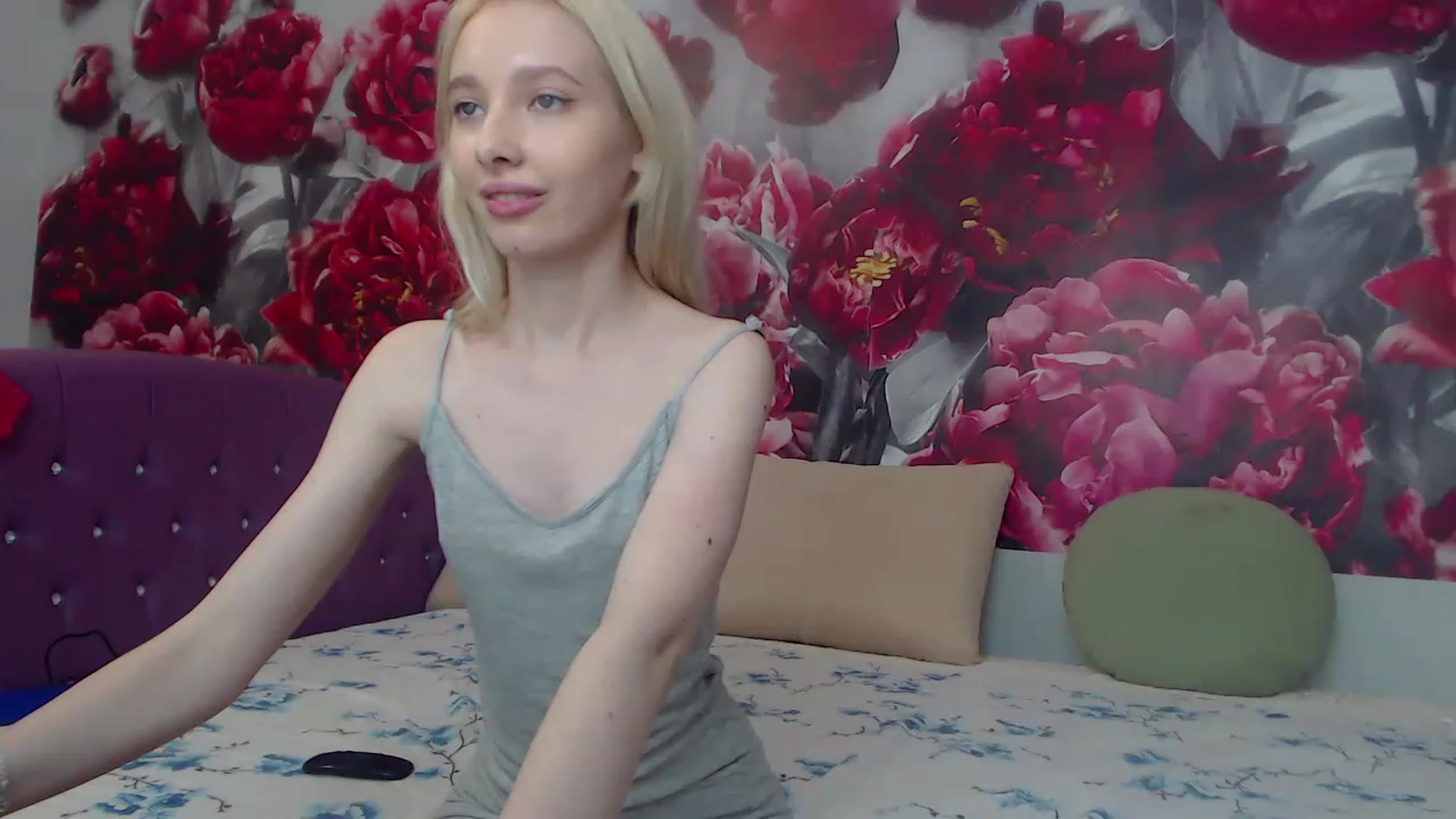 Gallery image thumbnail from Shy_Tiny's myfreecams stream on, 06/12/2023, 08:52 image 11 of 20