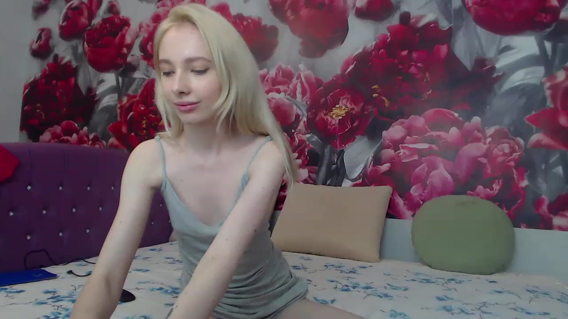 Gallery image thumbnail from Shy_Tiny's myfreecams stream on, 06/12/2023, 08:52 image 4 of 20