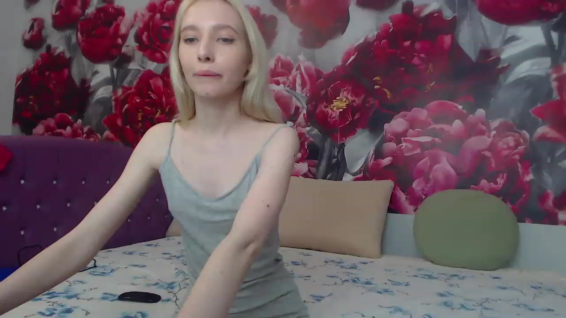 Gallery image thumbnail from Shy_Tiny's myfreecams stream on, 06/12/2023, 08:52 image 12 of 20