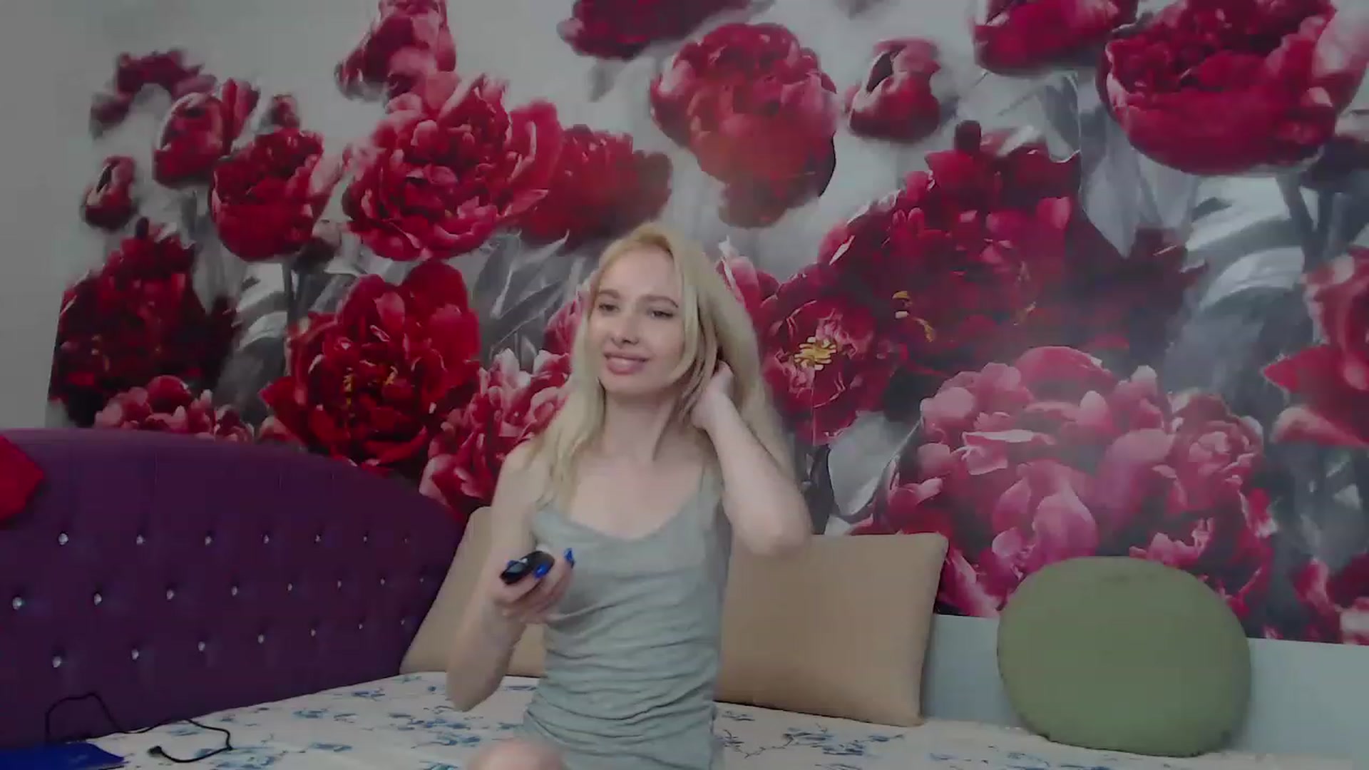 Gallery image thumbnail from Shy_Tiny's myfreecams stream on, 06/12/2023, 08:52 image 6 of 20