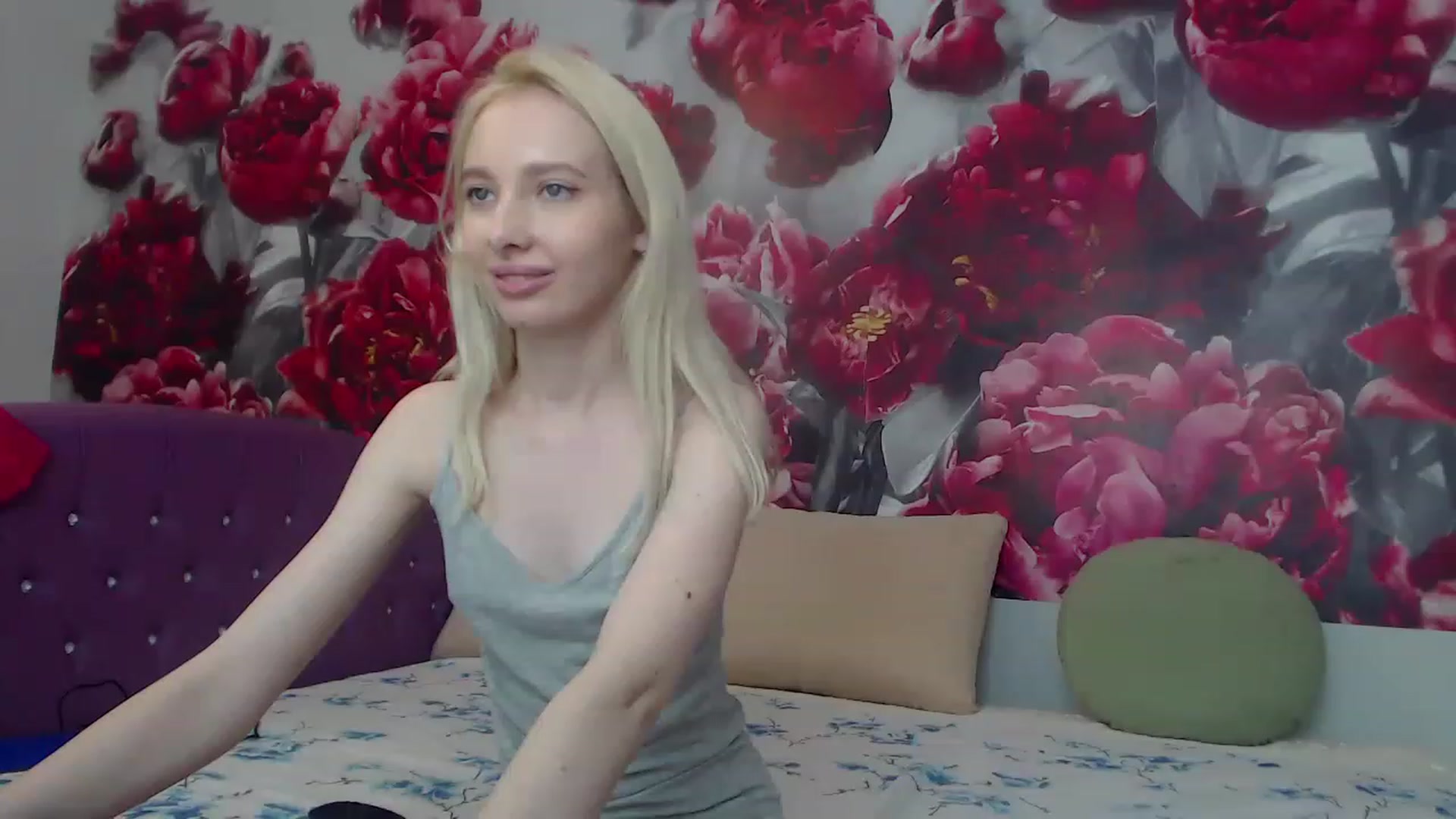 Gallery image thumbnail from Shy_Tiny's myfreecams stream on, 06/12/2023, 09:33 image 16 of 20