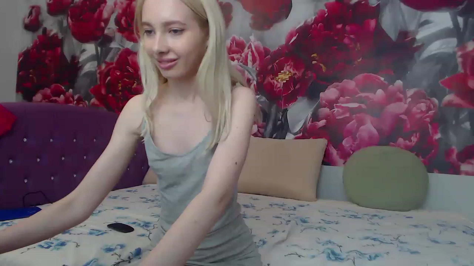 Gallery image thumbnail from Shy_Tiny's myfreecams stream on, 06/12/2023, 09:33 image 12 of 20