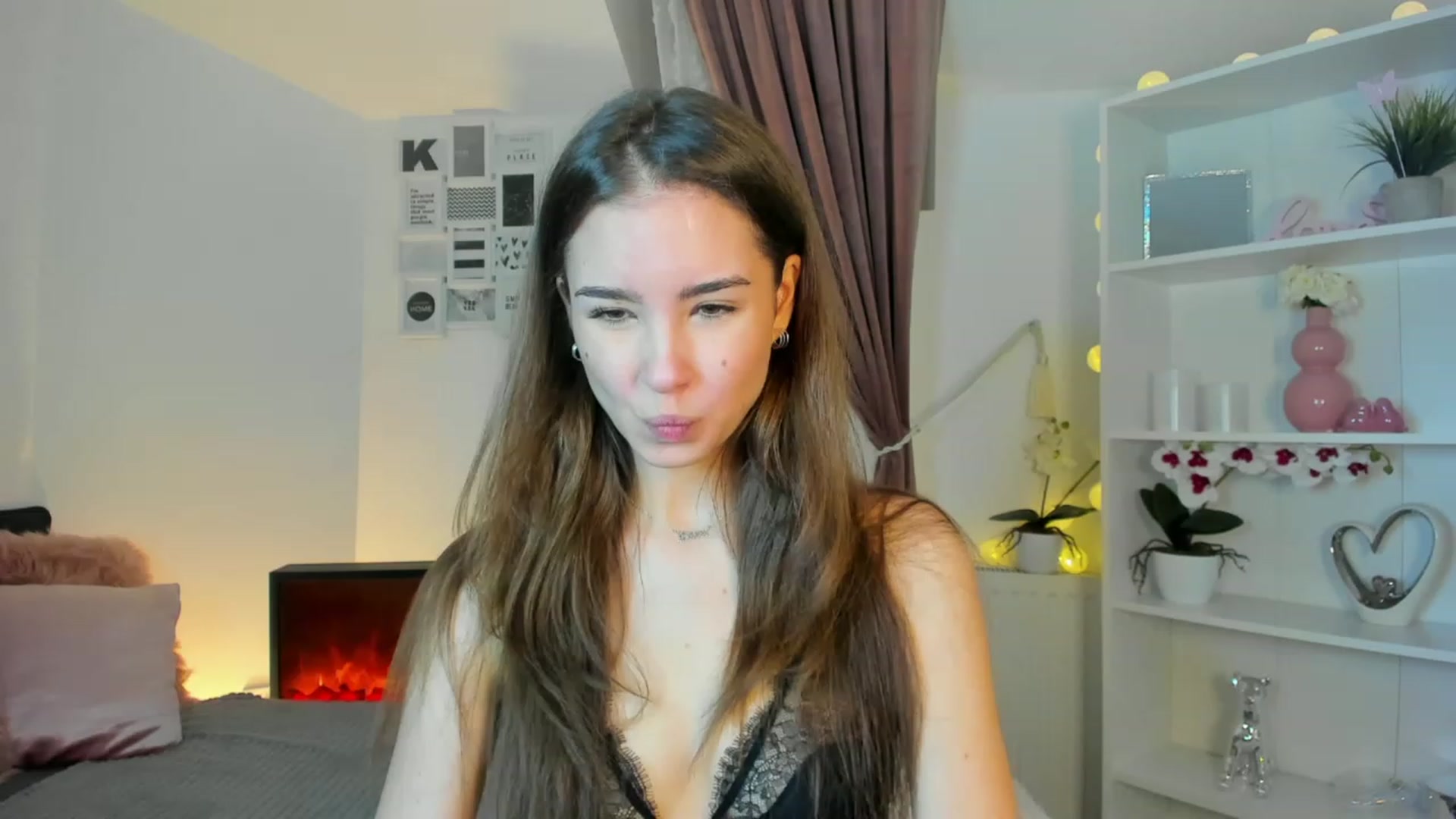 Gallery image thumbnail from Shy_jane's myfreecams stream on, 11/24/2022, 12:44 image 10 of 20