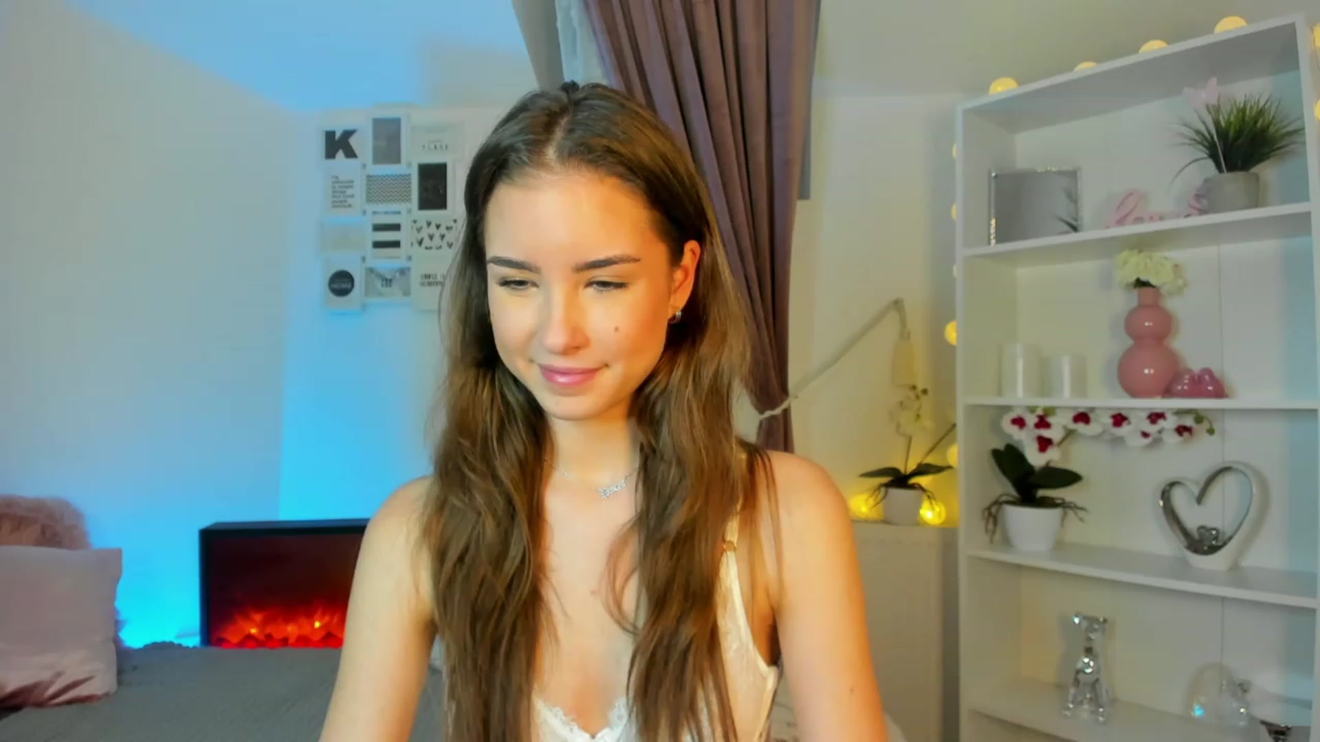 Gallery image thumbnail from Shy_jane's myfreecams stream on, 11/25/2022, 19:07 image 2 of 20
