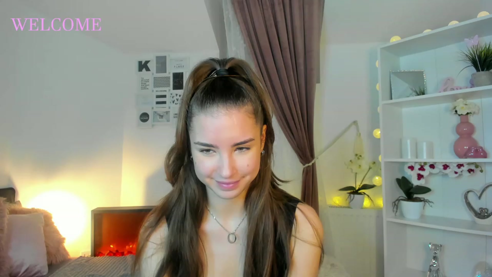 Gallery image thumbnail from Shy_jane's myfreecams stream on, 12/04/2022, 13:06 image 18 of 20