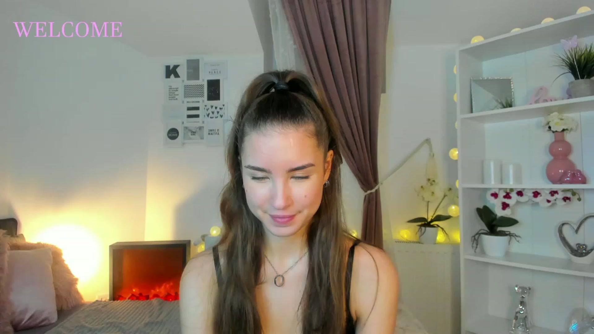 Gallery image thumbnail from Shy_jane's myfreecams stream on, 12/04/2022, 14:54 image 14 of 20