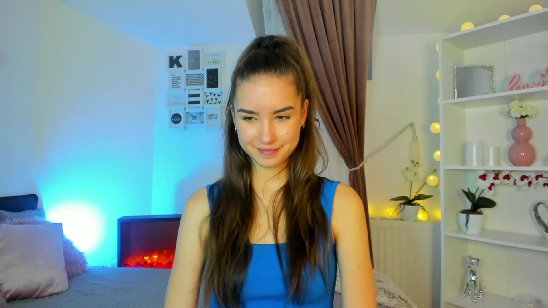Gallery image thumbnail from Shy_jane's myfreecams stream on, 12/08/2022, 18:13 image 6 of 20
