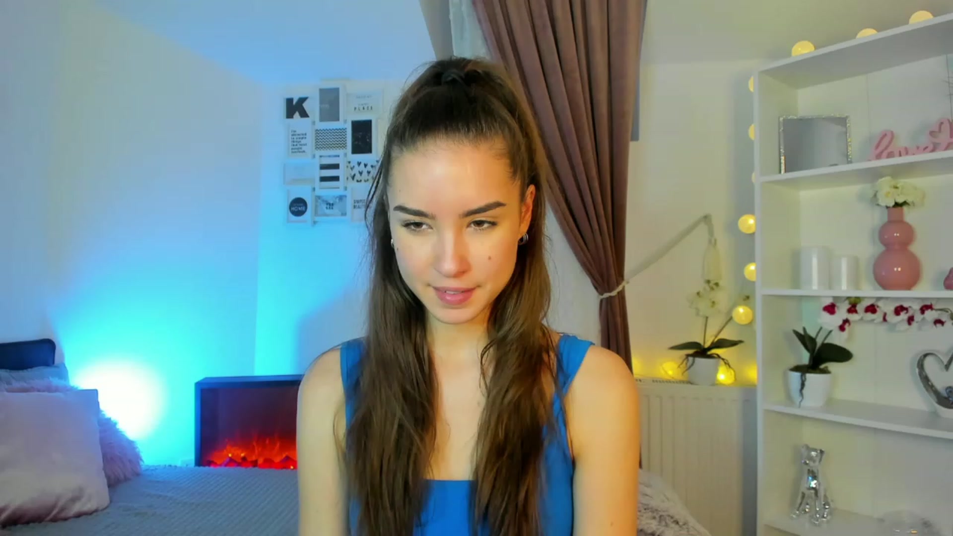 Gallery image thumbnail from Shy_jane's myfreecams stream on, 12/08/2022, 18:13 image 3 of 20