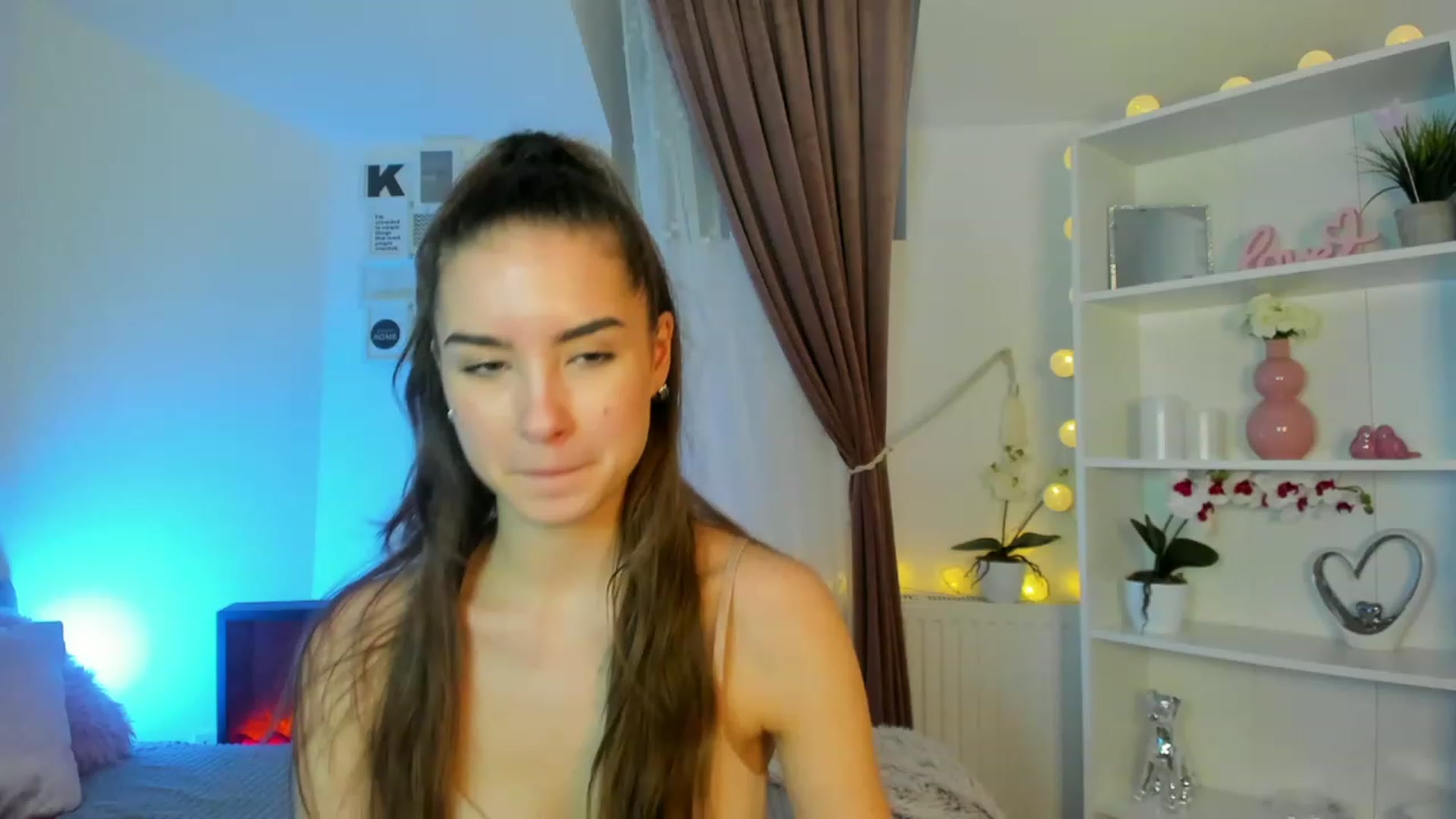 Gallery image thumbnail from Shy_jane's myfreecams stream on, 12/08/2022, 18:13 image 9 of 20