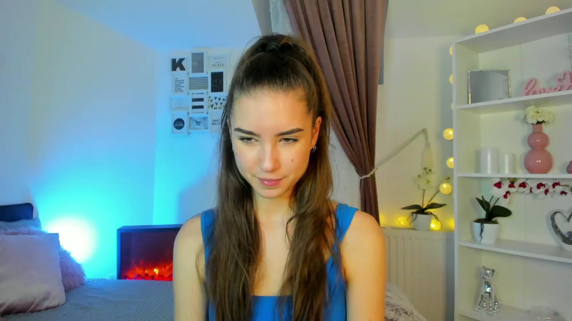 Gallery image thumbnail from Shy_jane's myfreecams stream on, 12/08/2022, 18:13 image 5 of 20