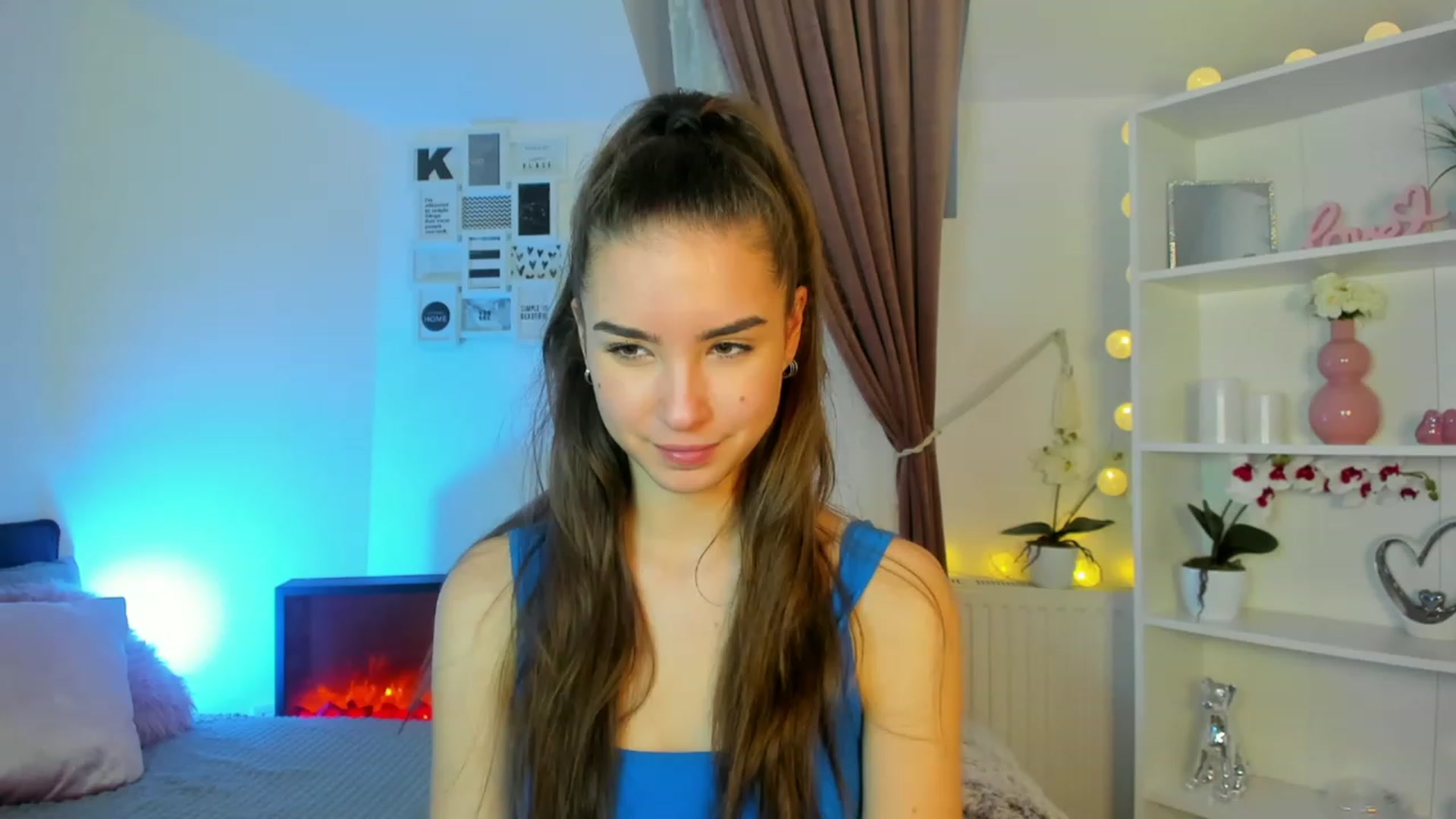Gallery image thumbnail from Shy_jane's myfreecams stream on, 12/08/2022, 18:13 image 1 of 20