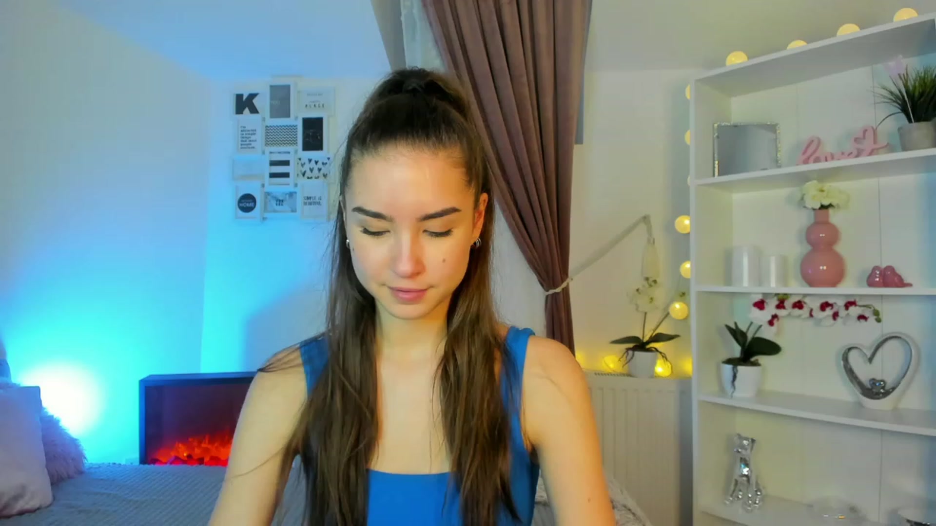 Gallery image thumbnail from Shy_jane's myfreecams stream on, 12/08/2022, 18:13 image 11 of 20