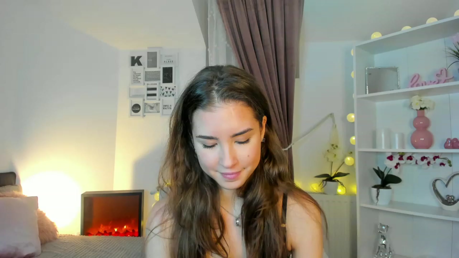 Gallery image thumbnail from Shy_jane's myfreecams stream on, 12/09/2022, 15:50 image 13 of 20