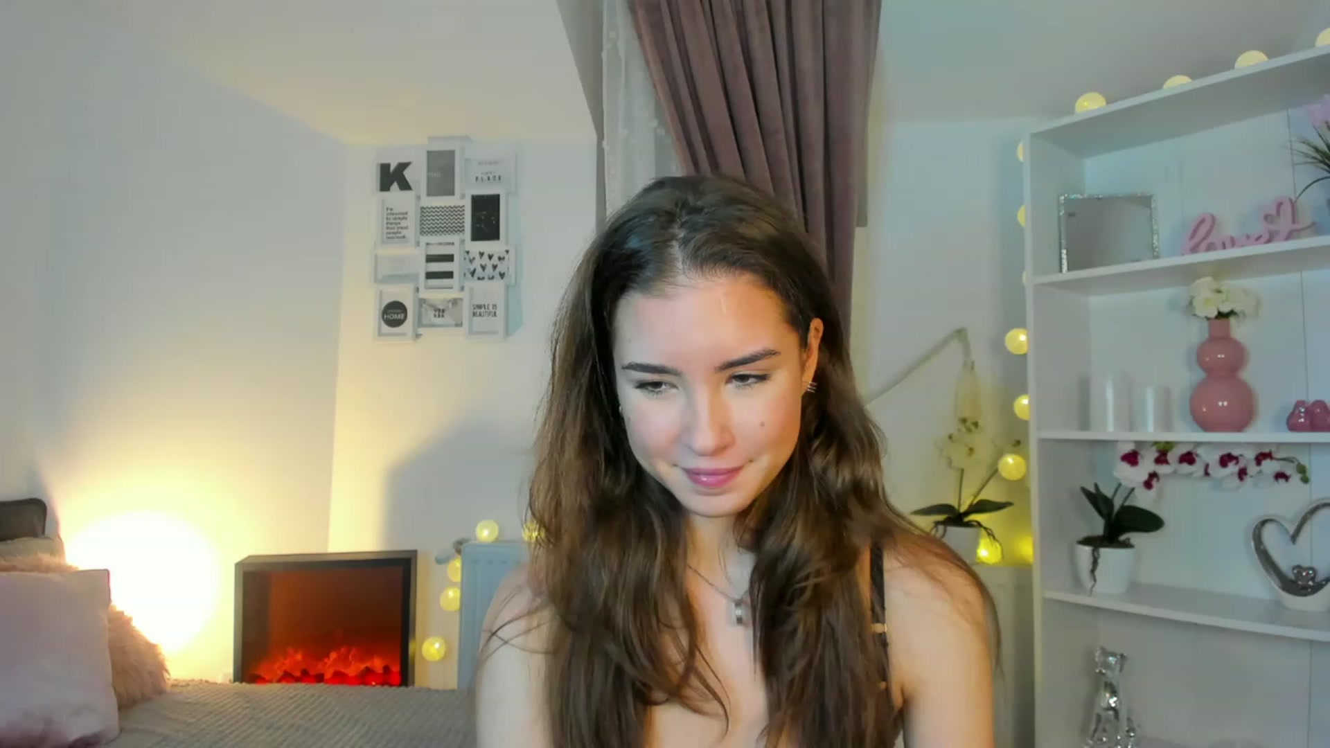 Gallery image thumbnail from Shy_jane's myfreecams stream on, 12/09/2022, 15:50 image 17 of 20